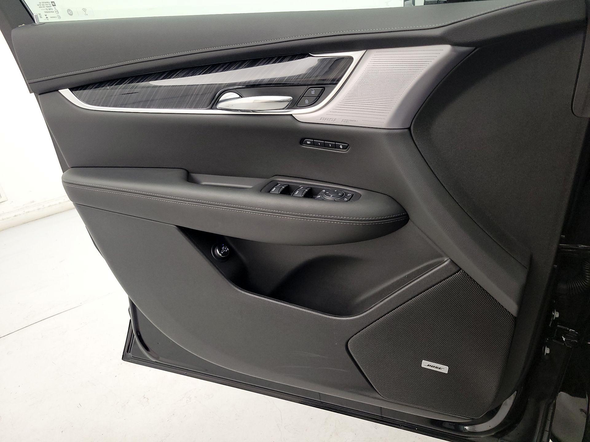 Thumbnail: 2025 Cadillac XT6 - 12