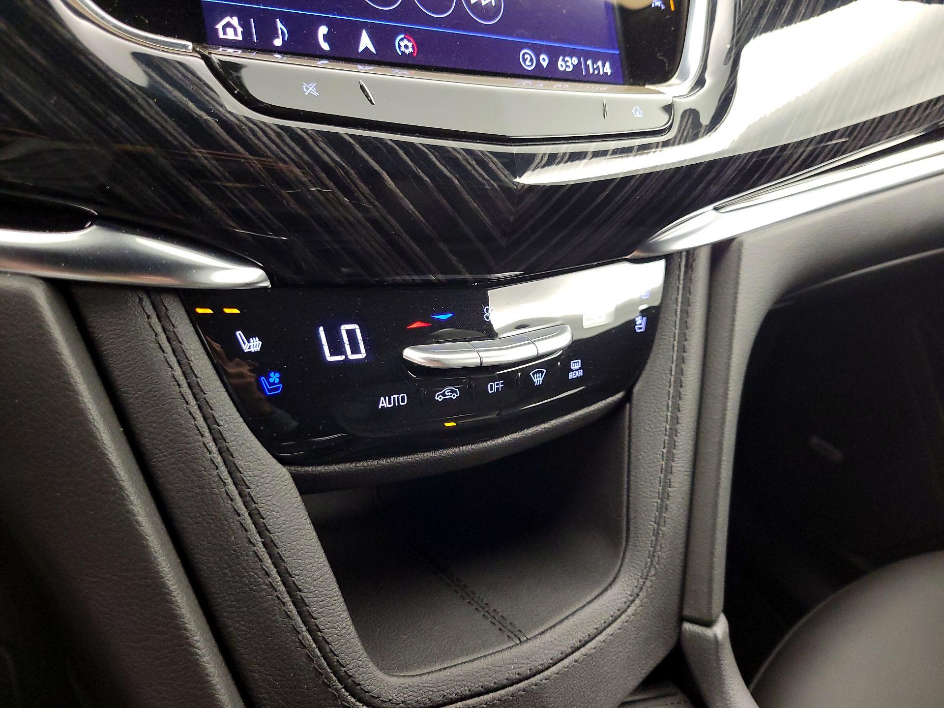 Thumbnail: 2025 Cadillac XT6 - 16