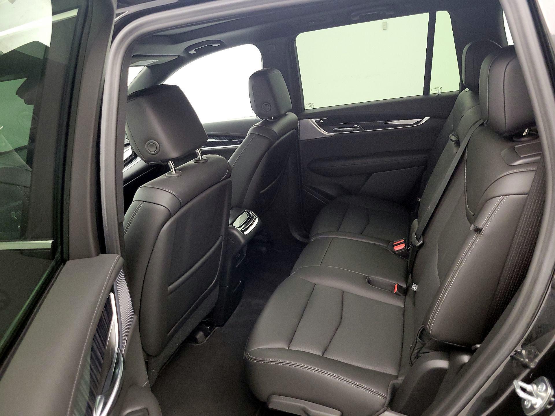 Thumbnail: 2025 Cadillac XT6 - 18