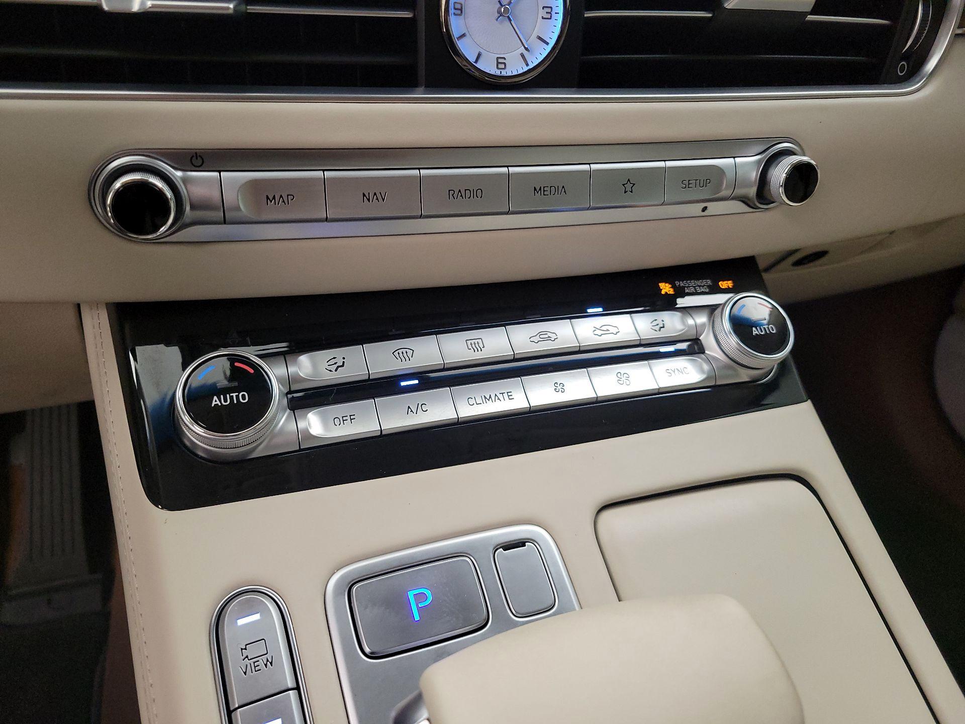 Thumbnail: 2021 Genesis G90 - 17