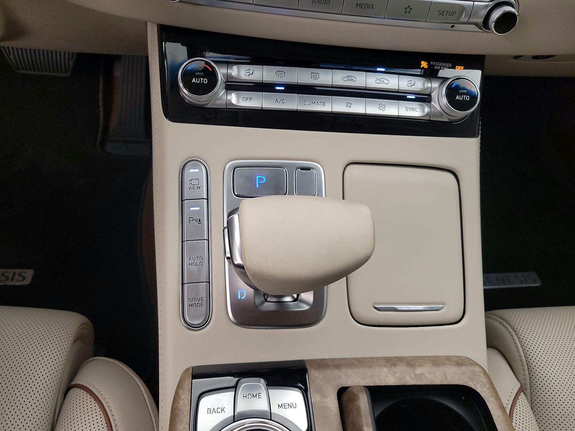Thumbnail: 2021 Genesis G90 - 18