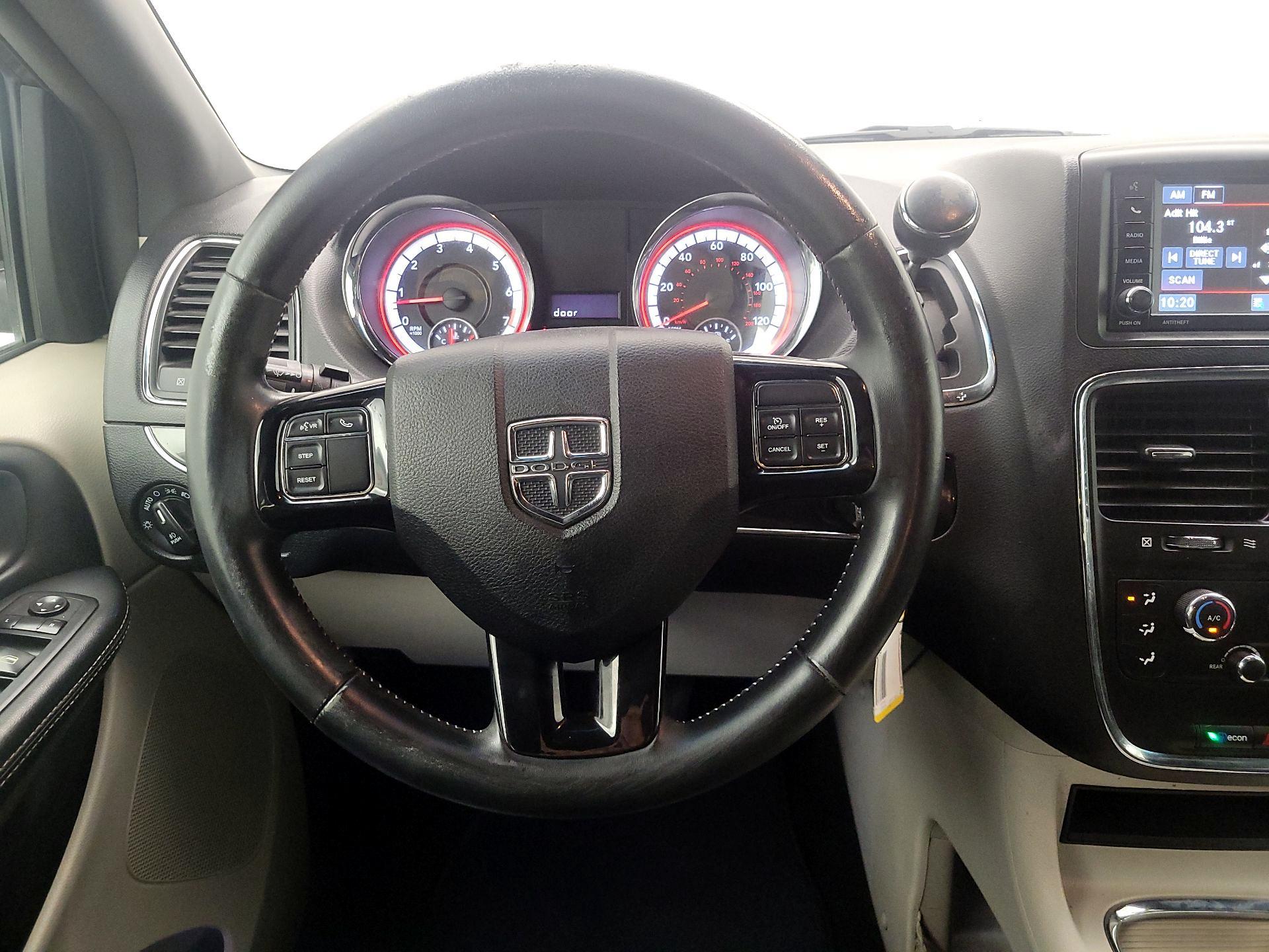 Thumbnail: 2017 Dodge Grand Caravan - 10