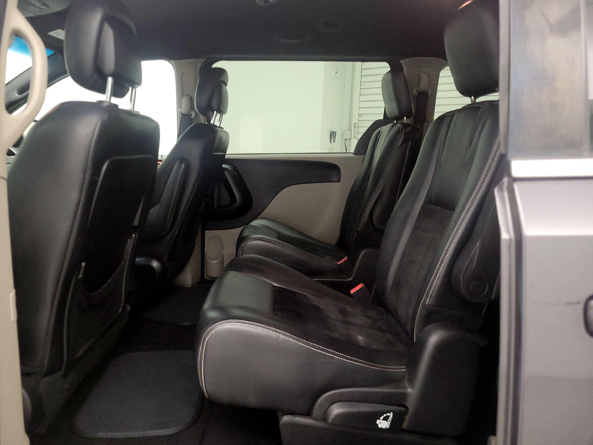 Thumbnail: 2017 Dodge Grand Caravan - 19
