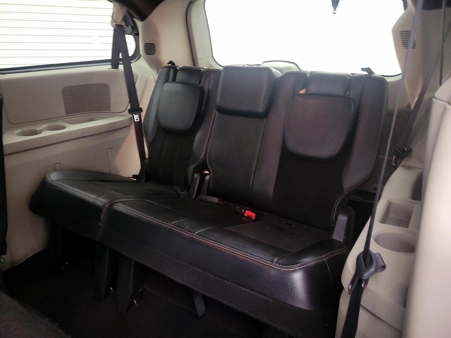 Thumbnail: 2017 Dodge Grand Caravan - 20