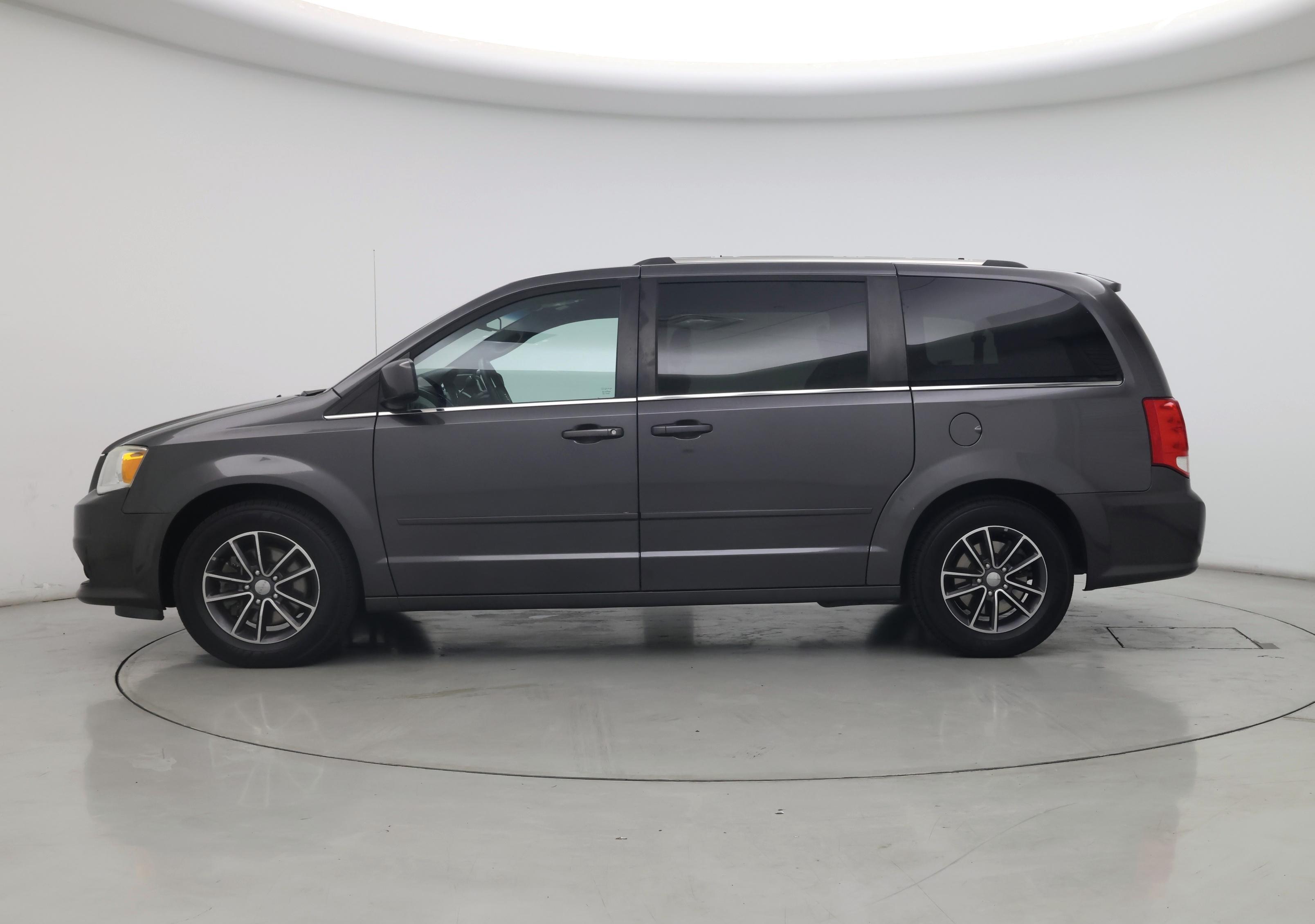 Thumbnail: 2017 Dodge Grand Caravan - 3