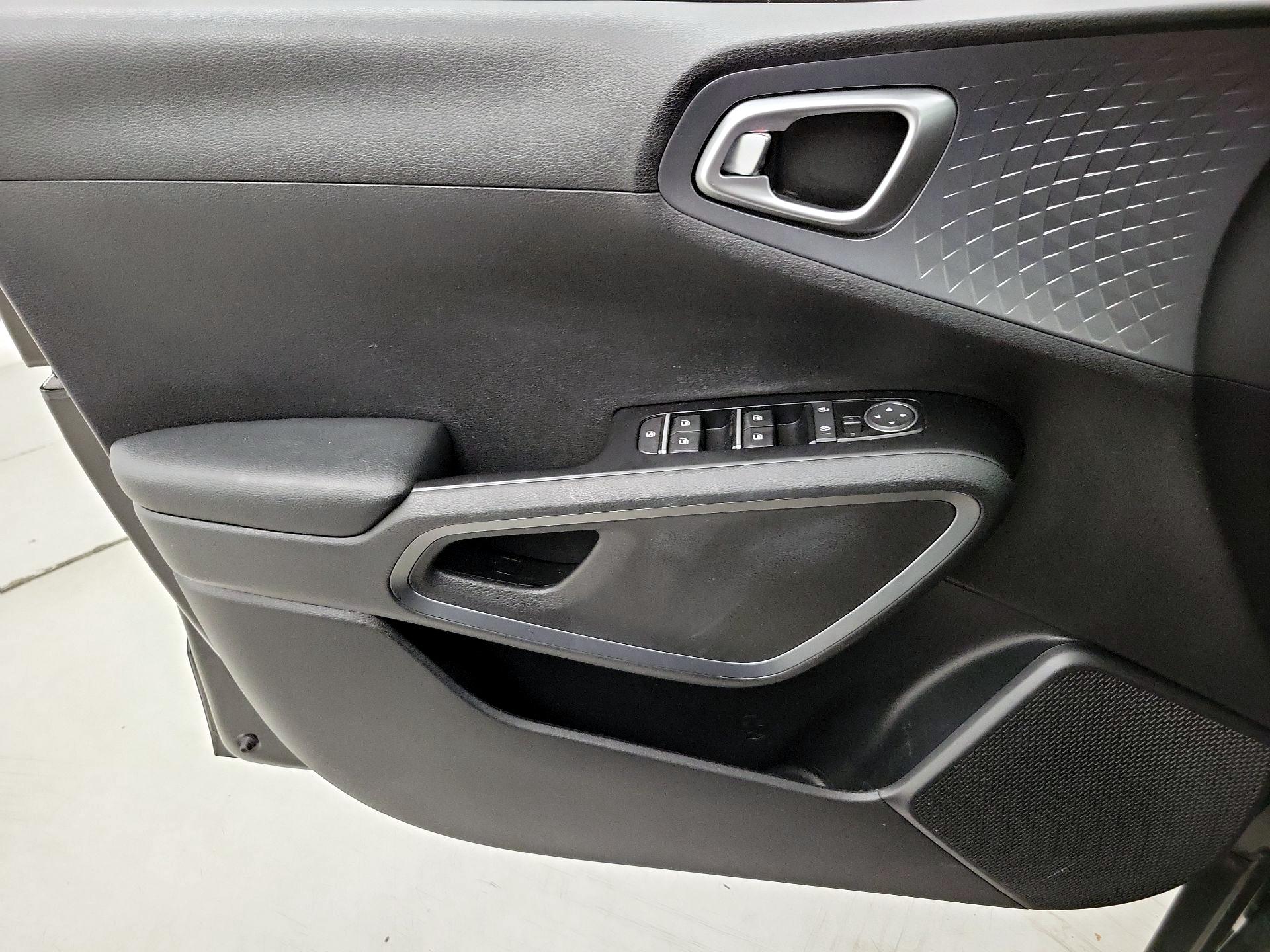 Thumbnail: 2020 Kia Soul - 12