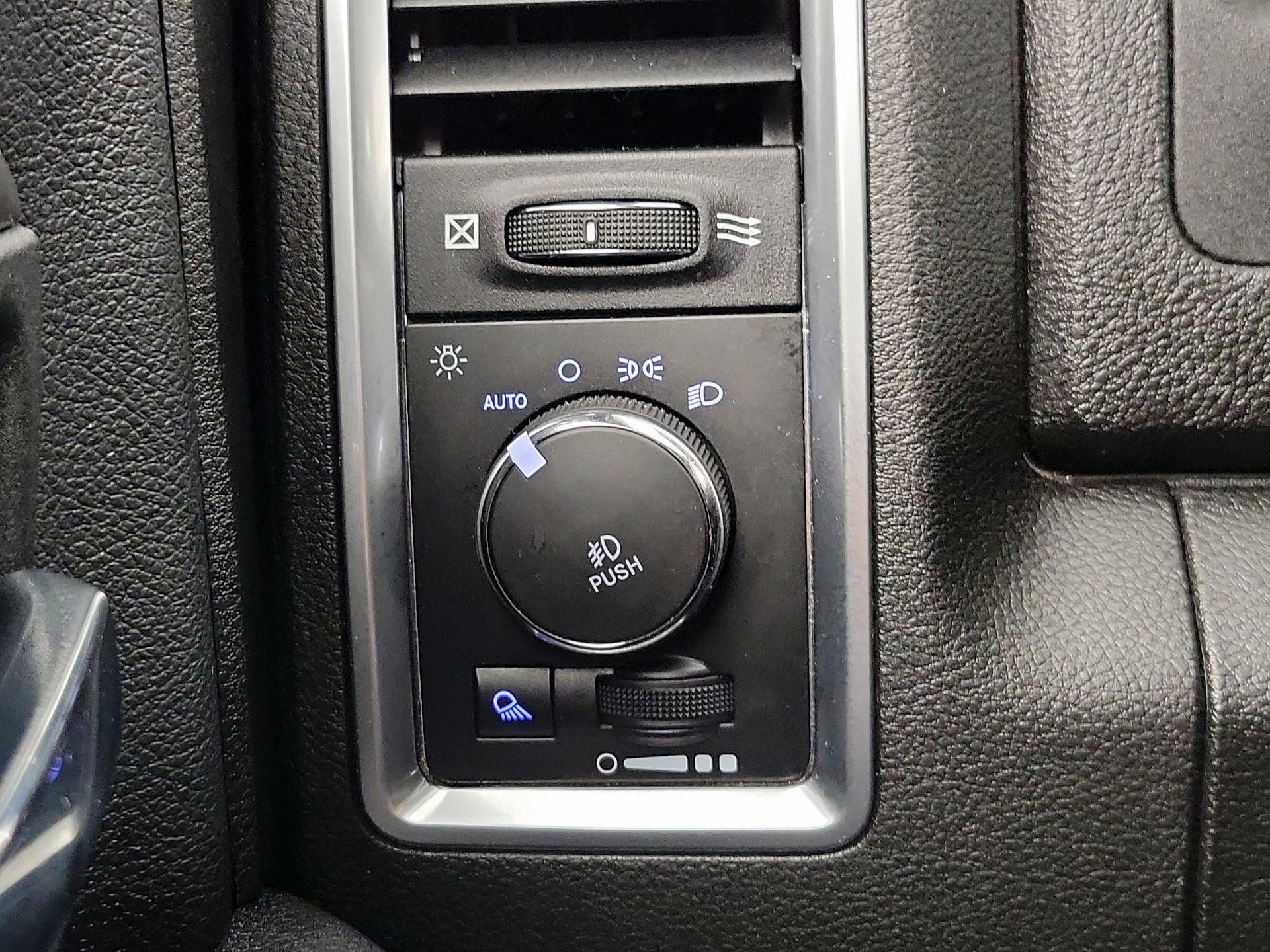 Thumbnail: 2021 RAM 1500 Classic - 13