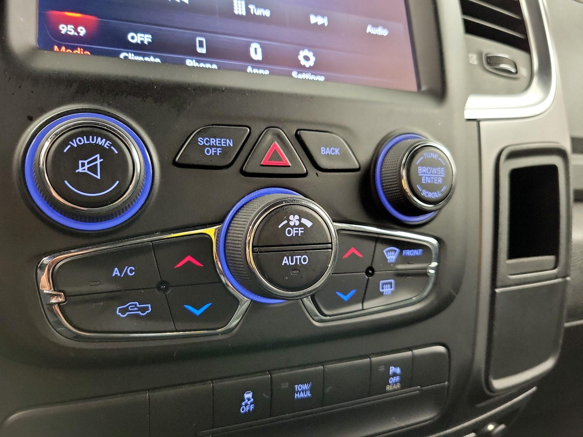 Thumbnail: 2021 RAM 1500 Classic - 16