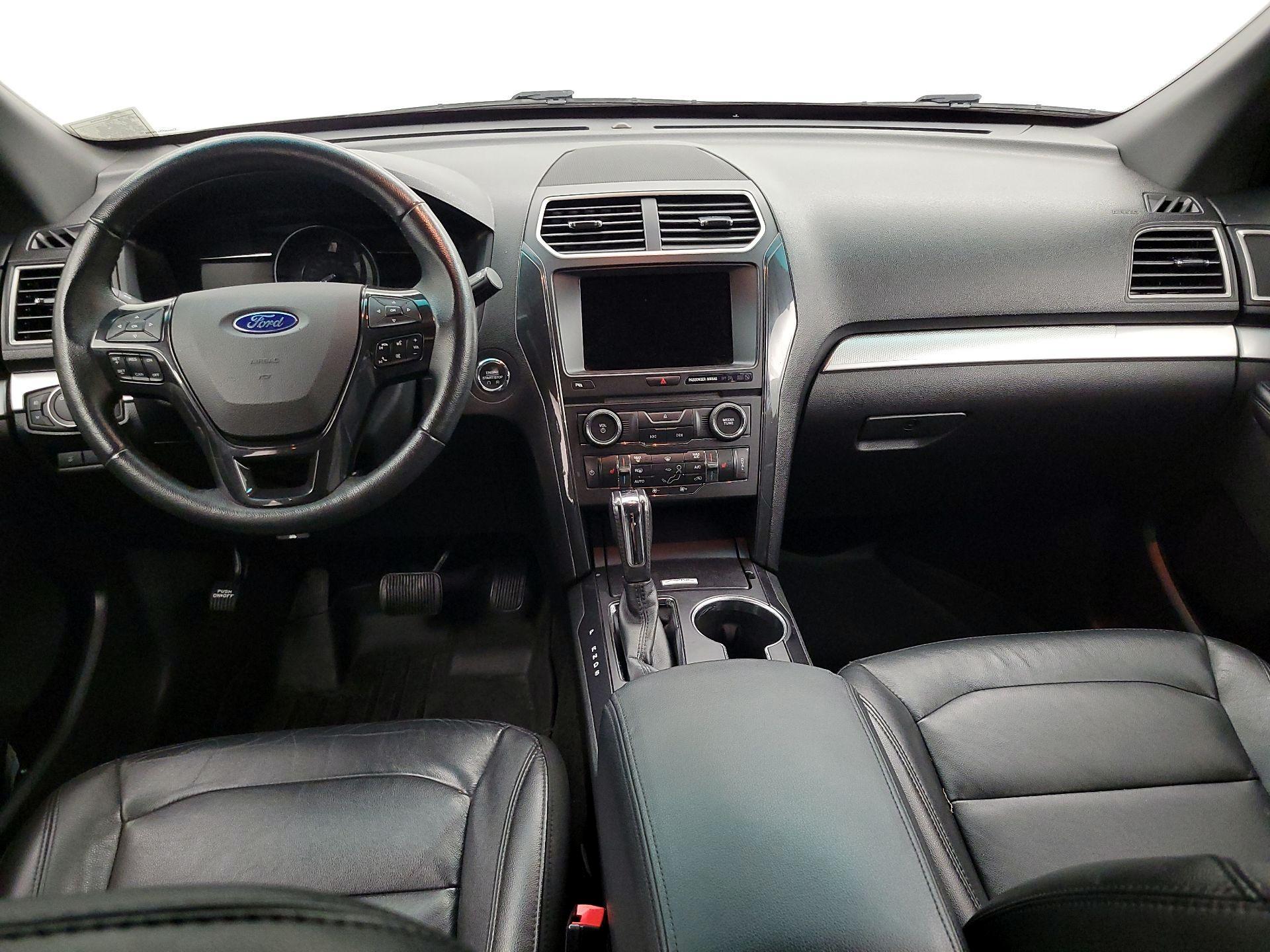 Thumbnail: 2017 Ford Explorer - 9