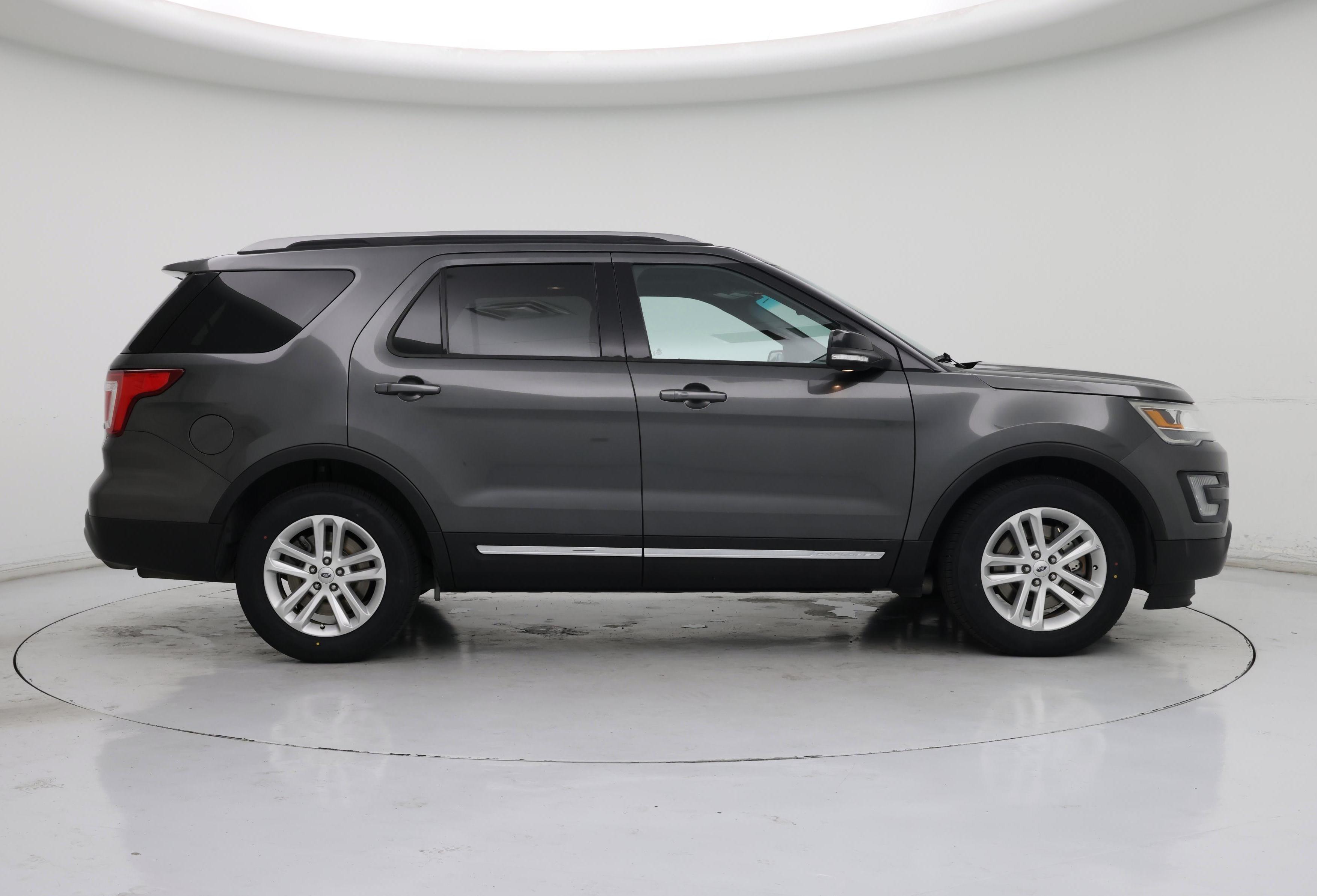 Thumbnail: 2017 Ford Explorer - 7