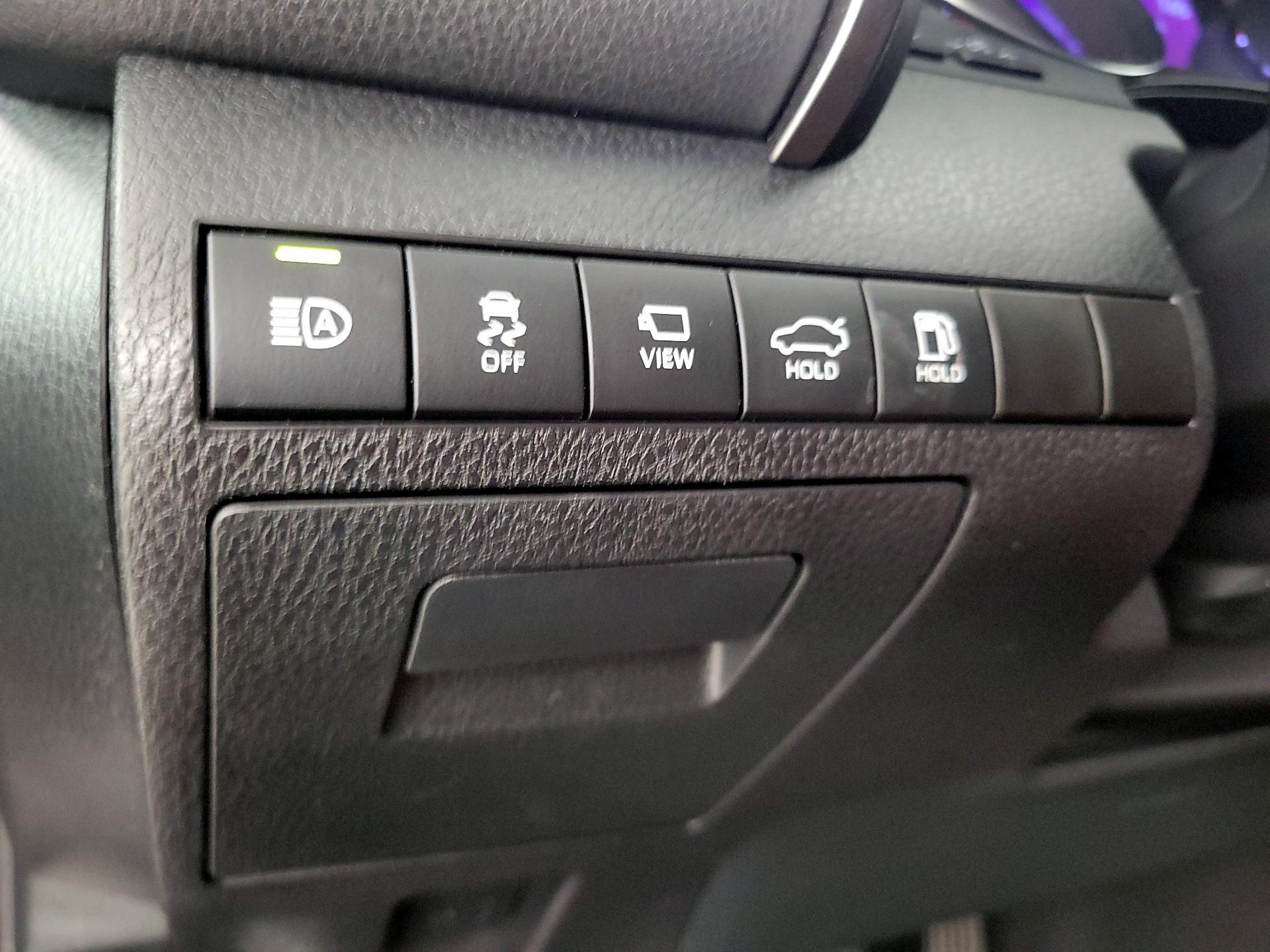 Thumbnail: 2020 Toyota Camry - 13