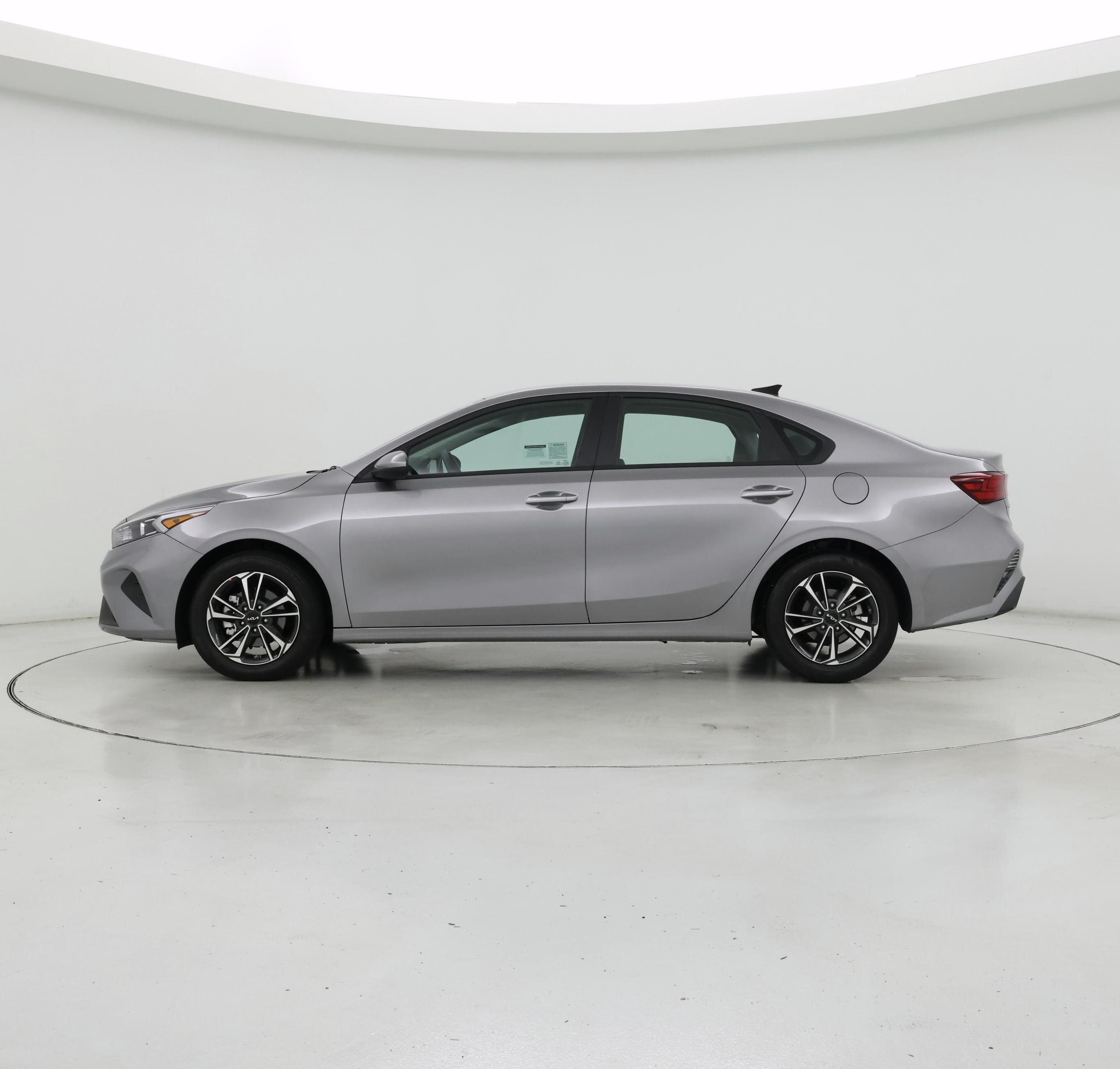 Thumbnail: 2024 Kia Forte - 3
