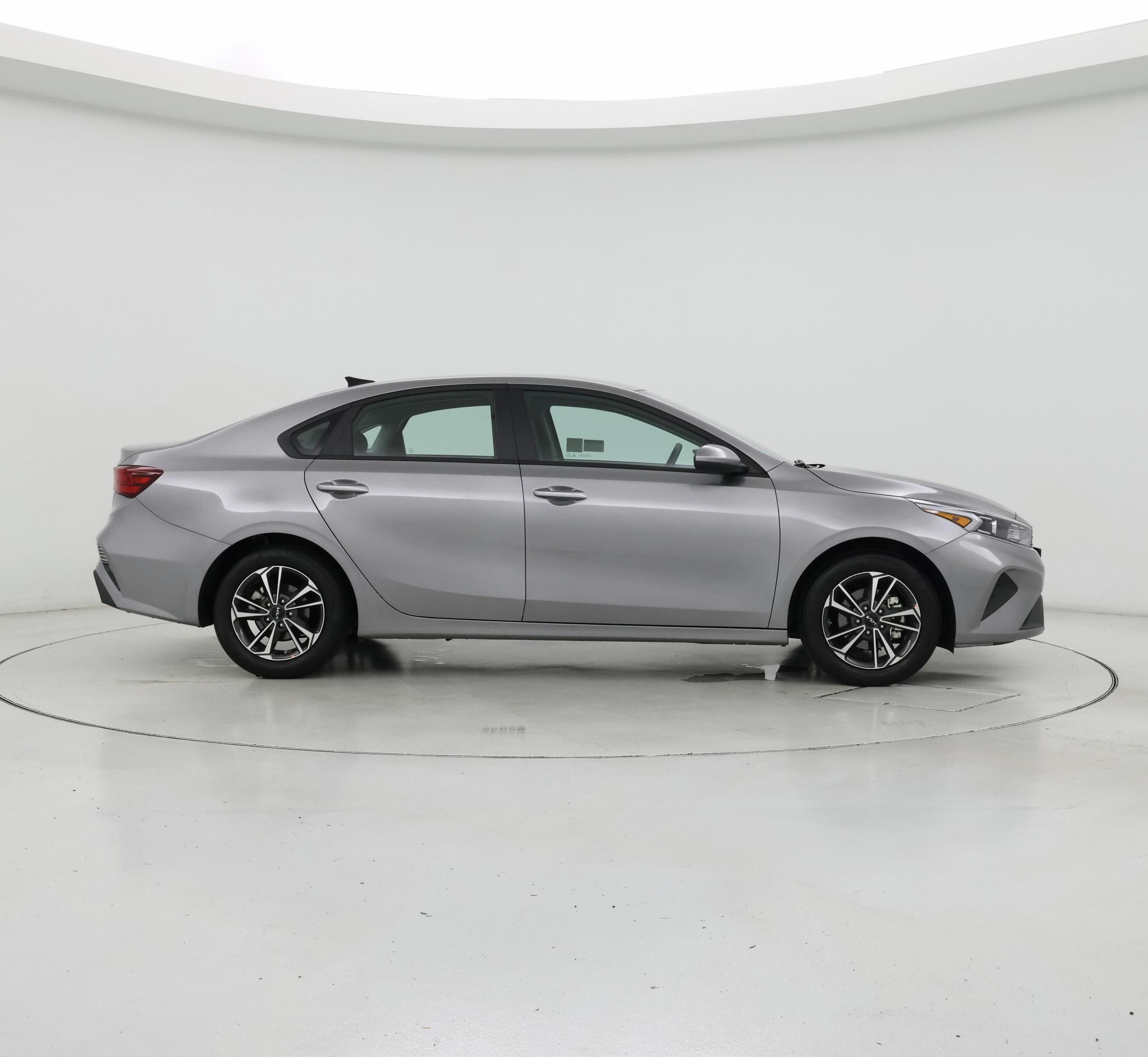 Thumbnail: 2024 Kia Forte - 7