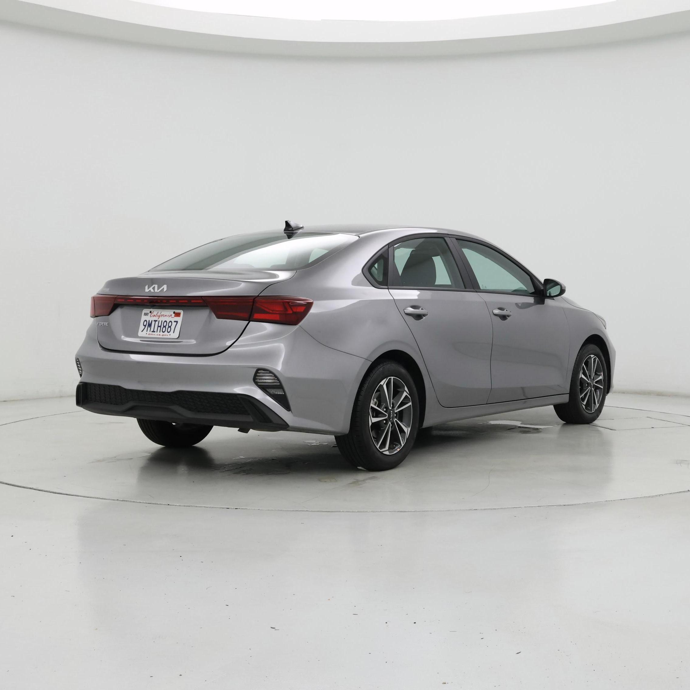 Thumbnail: 2024 Kia Forte - 8