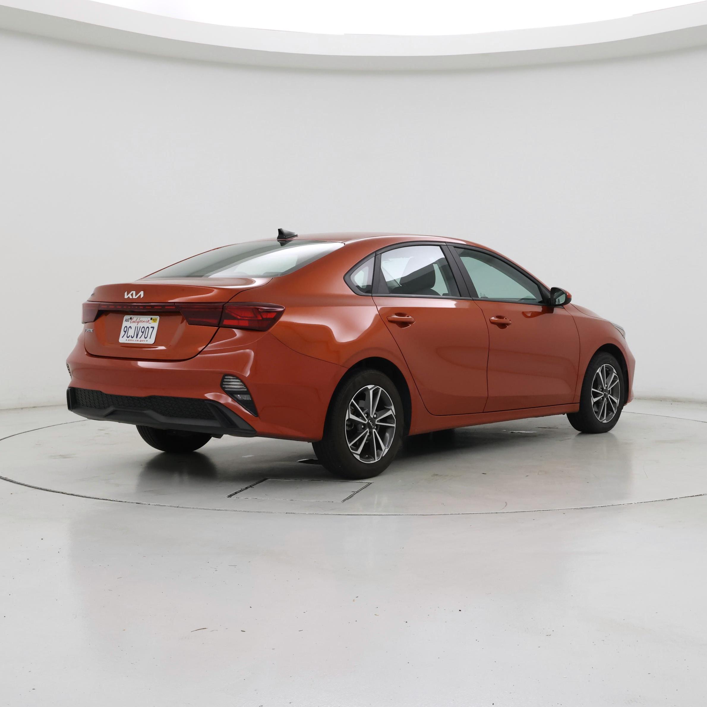 Thumbnail: 2023 Kia Forte - 8