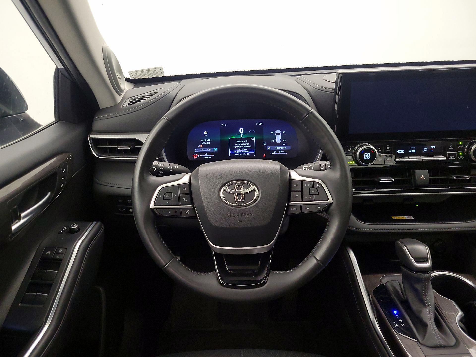 Thumbnail: 2024 Toyota Highlander - 10