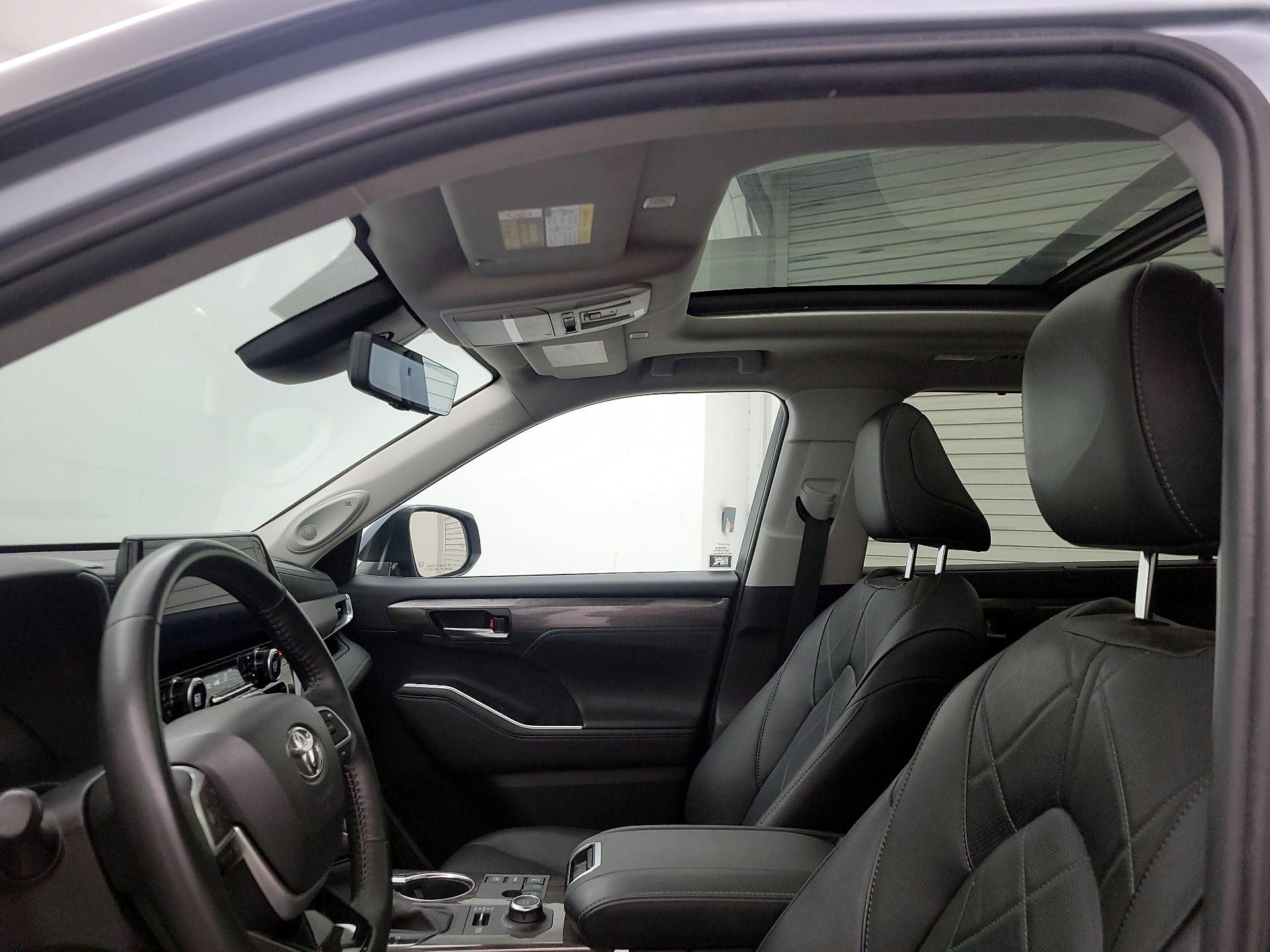 Thumbnail: 2024 Toyota Highlander - 19