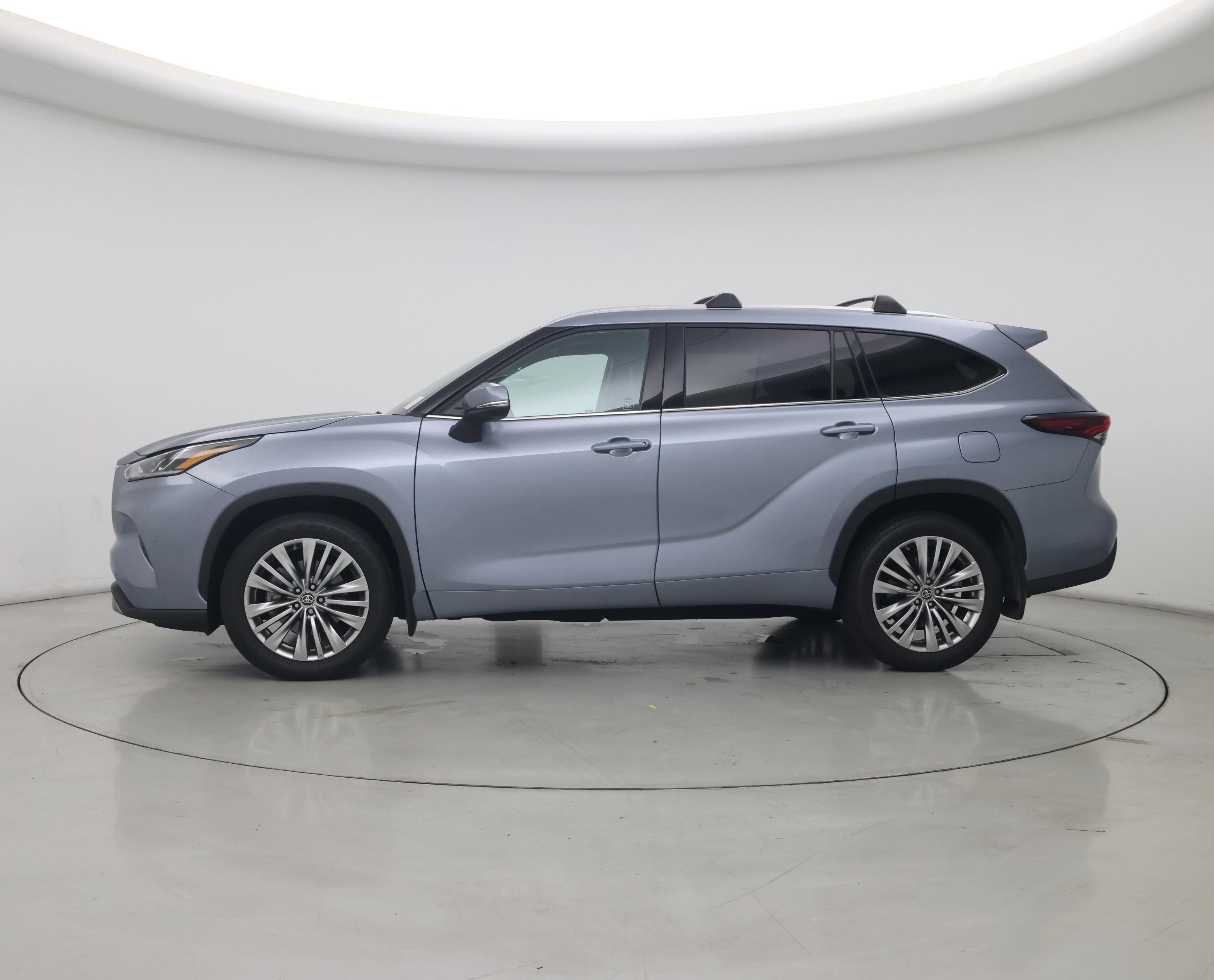Thumbnail: 2024 Toyota Highlander - 3