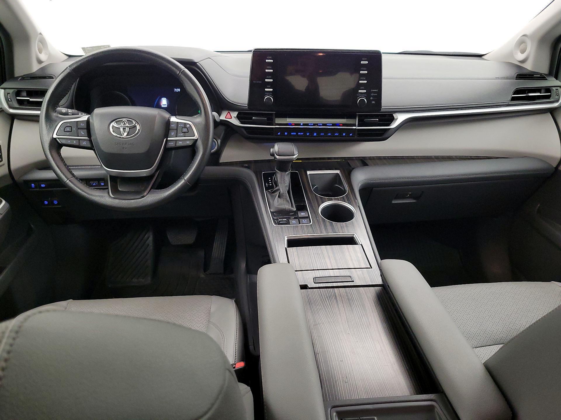 Thumbnail: 2024 Toyota Sienna - 9