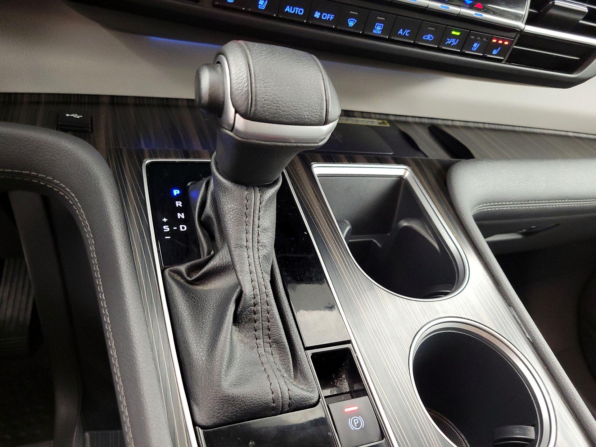 Thumbnail: 2024 Toyota Sienna - 18
