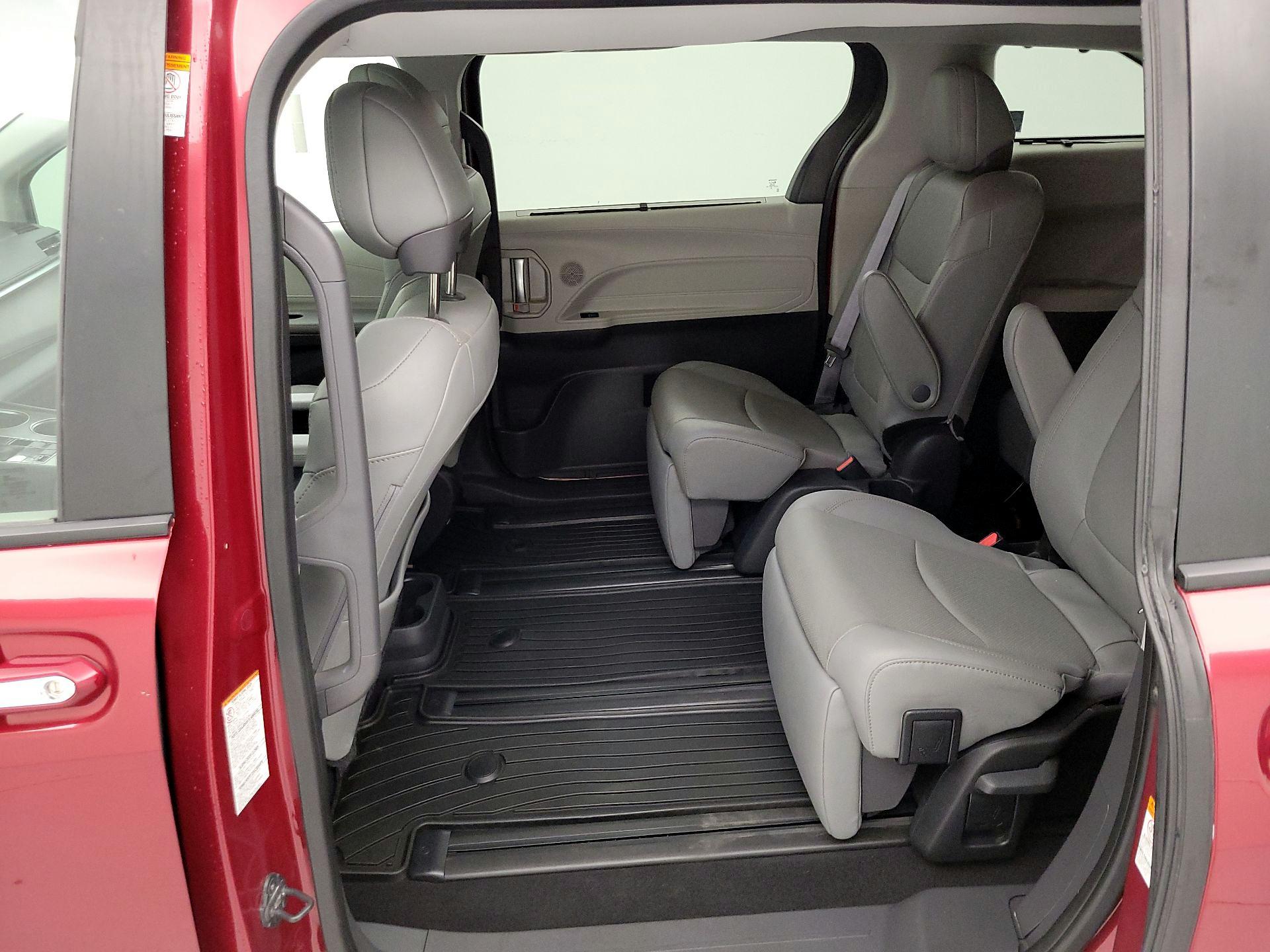 Thumbnail: 2024 Toyota Sienna - 20