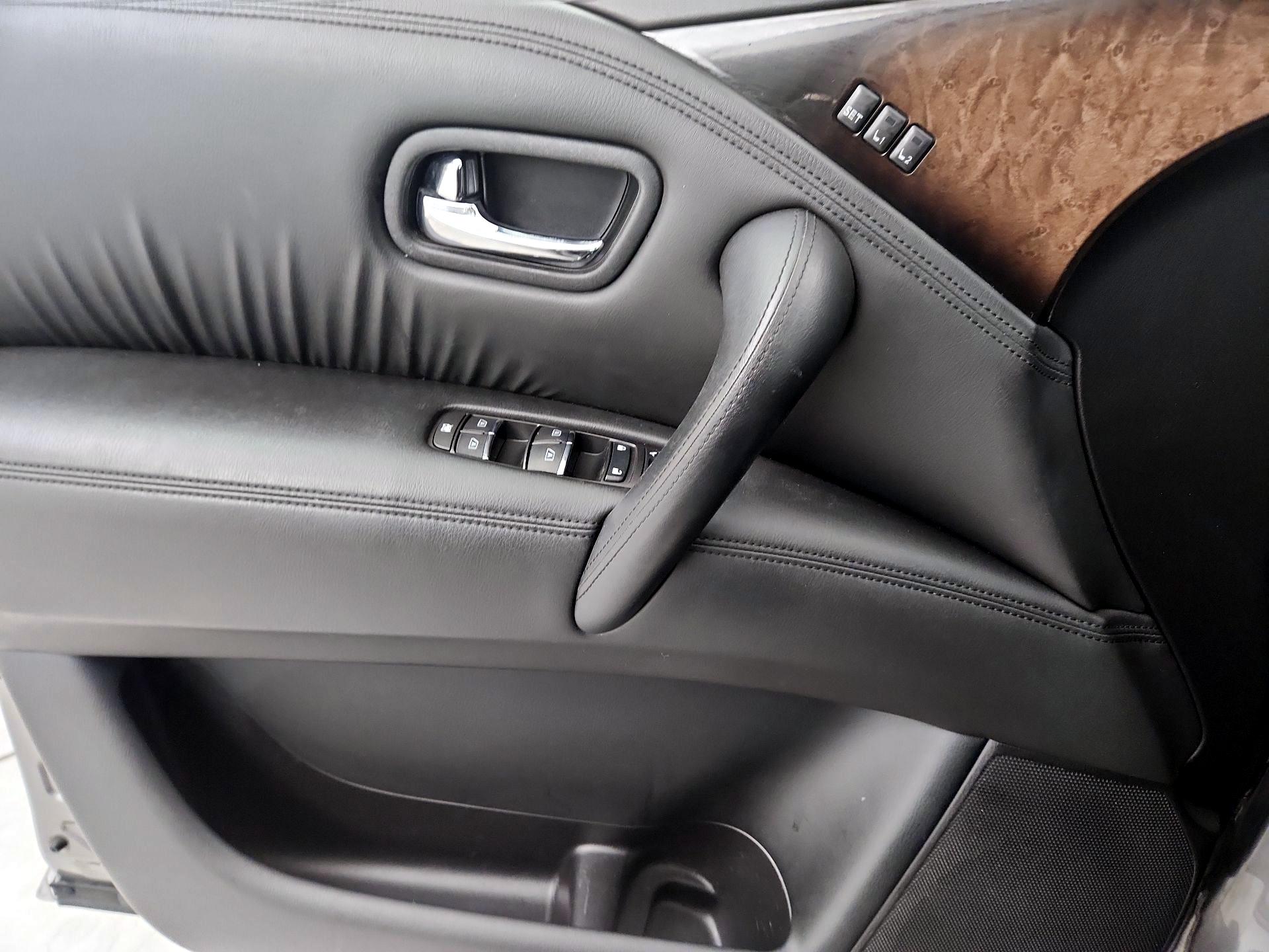 Thumbnail: 2014 INFINITI QX80 - 12