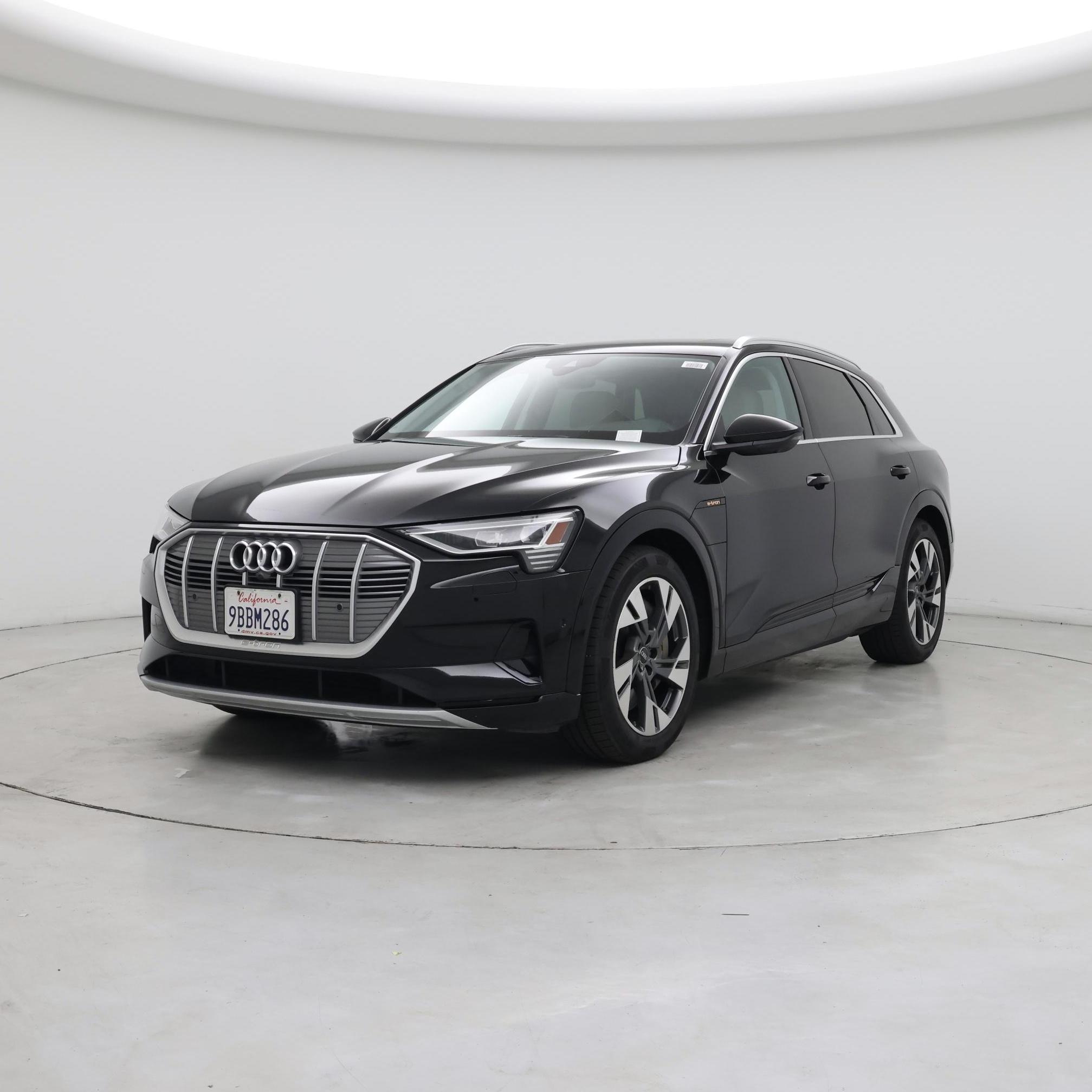 Thumbnail: 2022 Audi e-tron - 4
