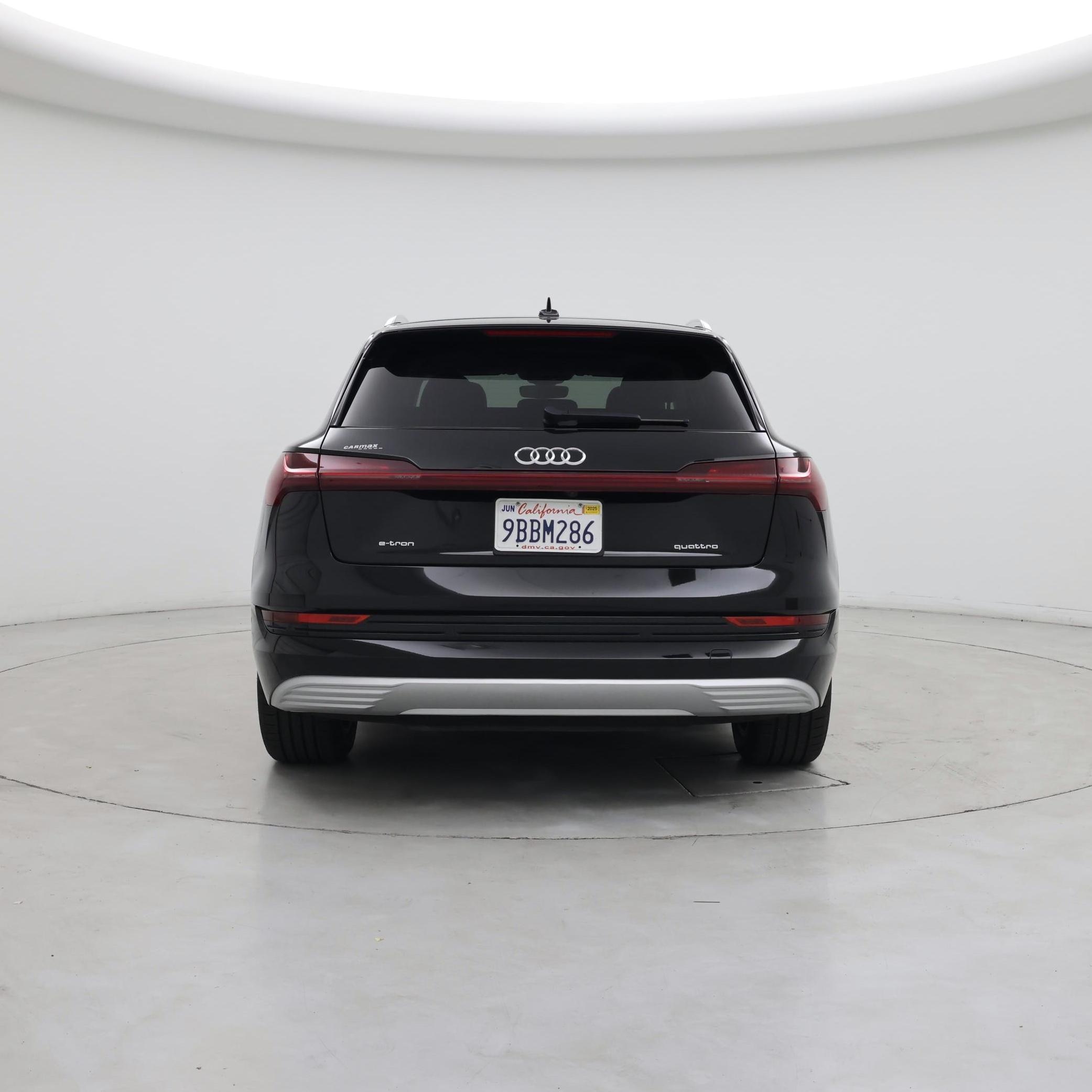 Thumbnail: 2022 Audi e-tron - 6