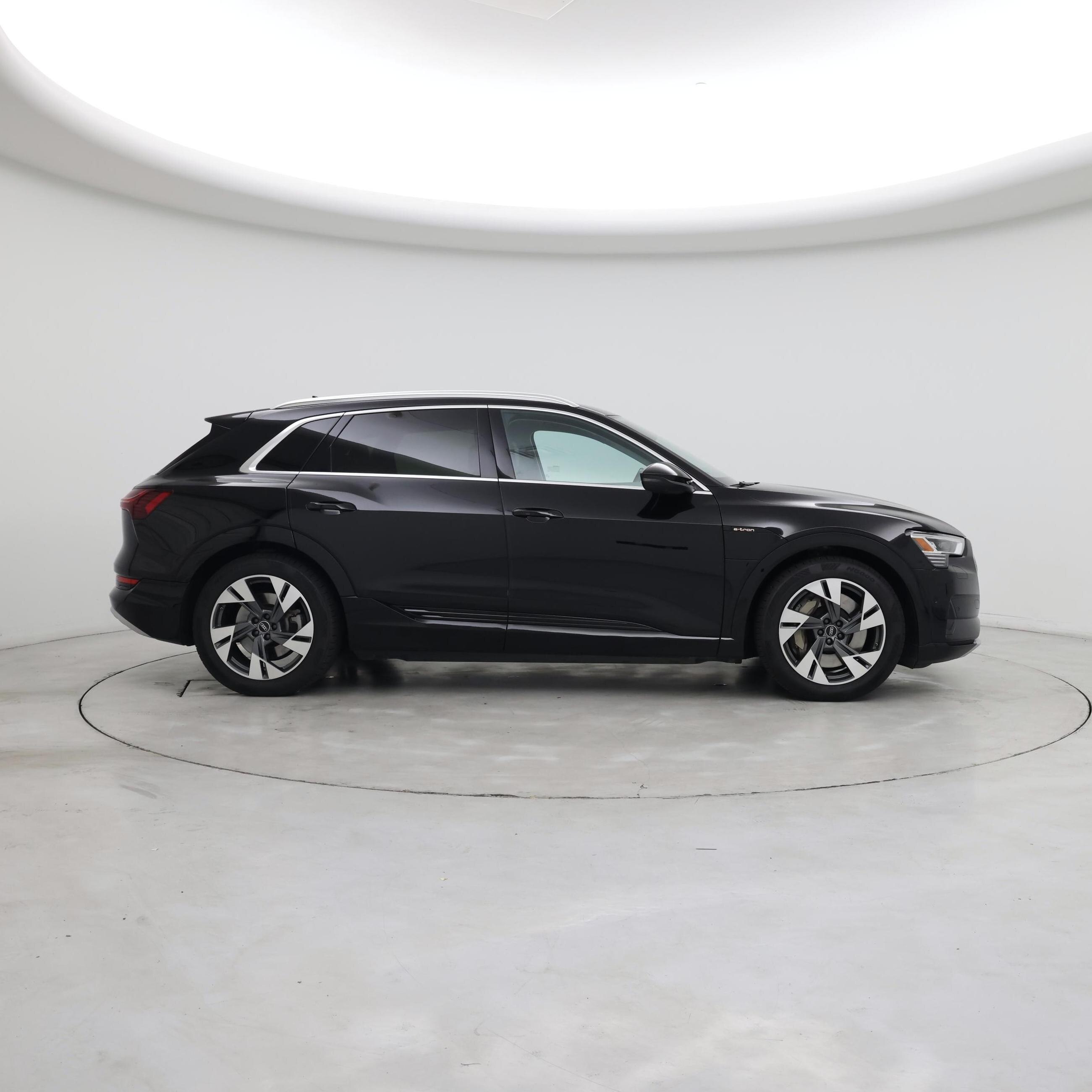 Thumbnail: 2022 Audi e-tron - 7