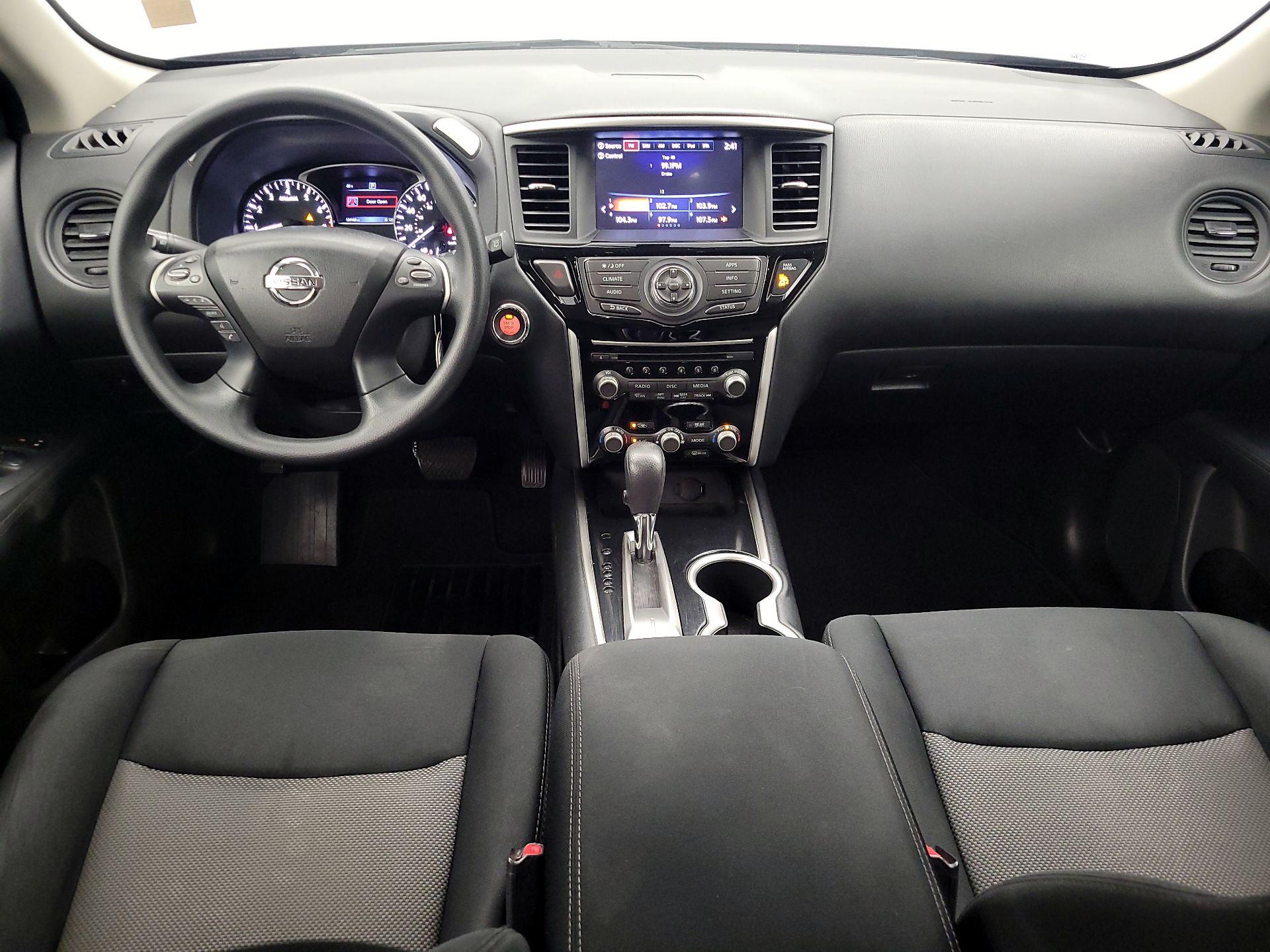 Thumbnail: 2017 Nissan Pathfinder - 9