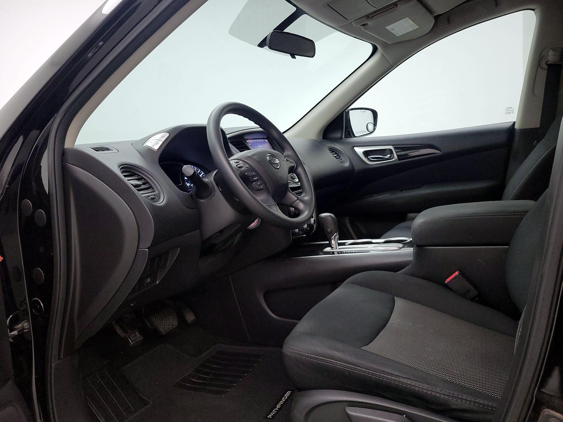Thumbnail: 2017 Nissan Pathfinder - 11