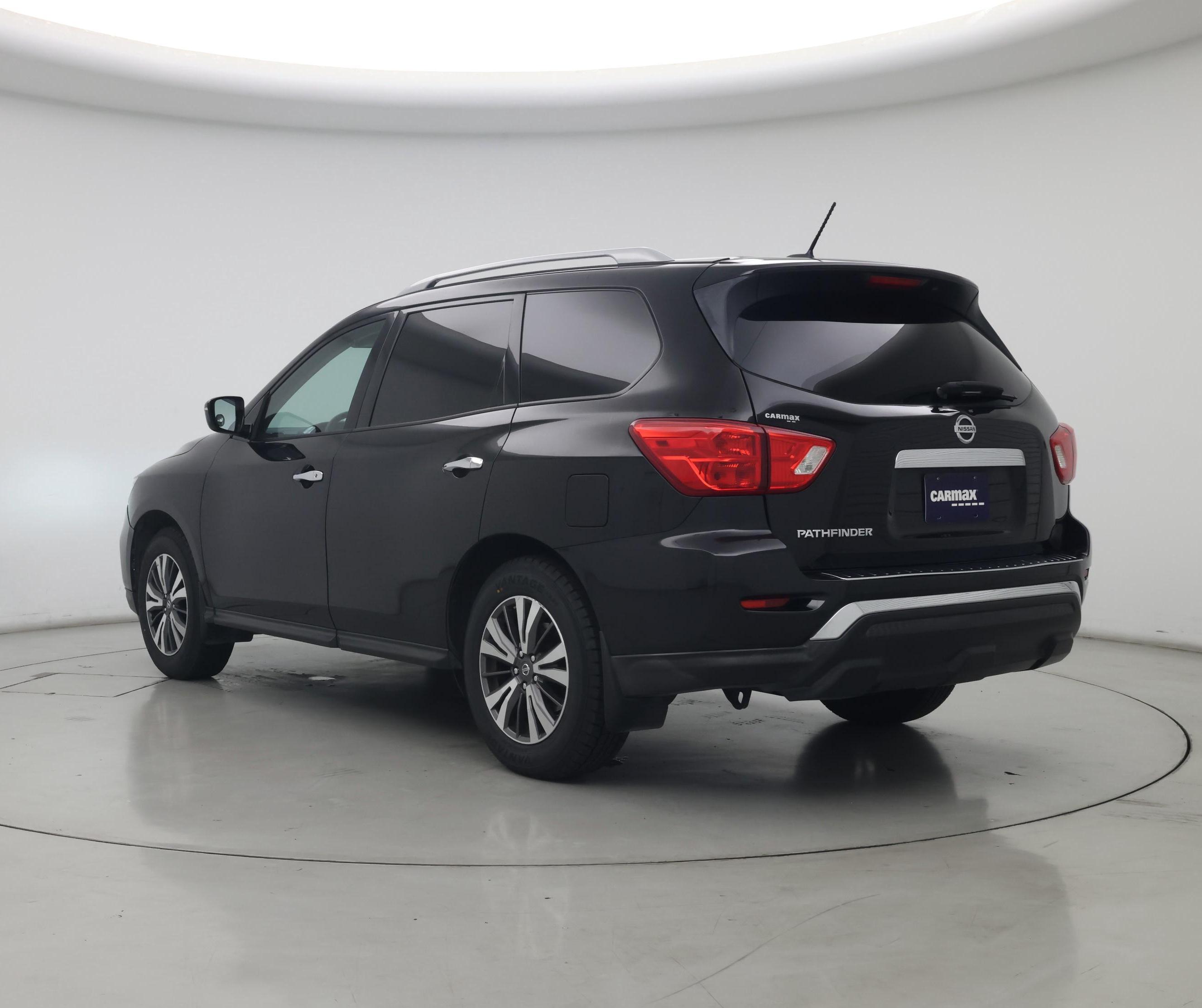 Thumbnail: 2017 Nissan Pathfinder - 2