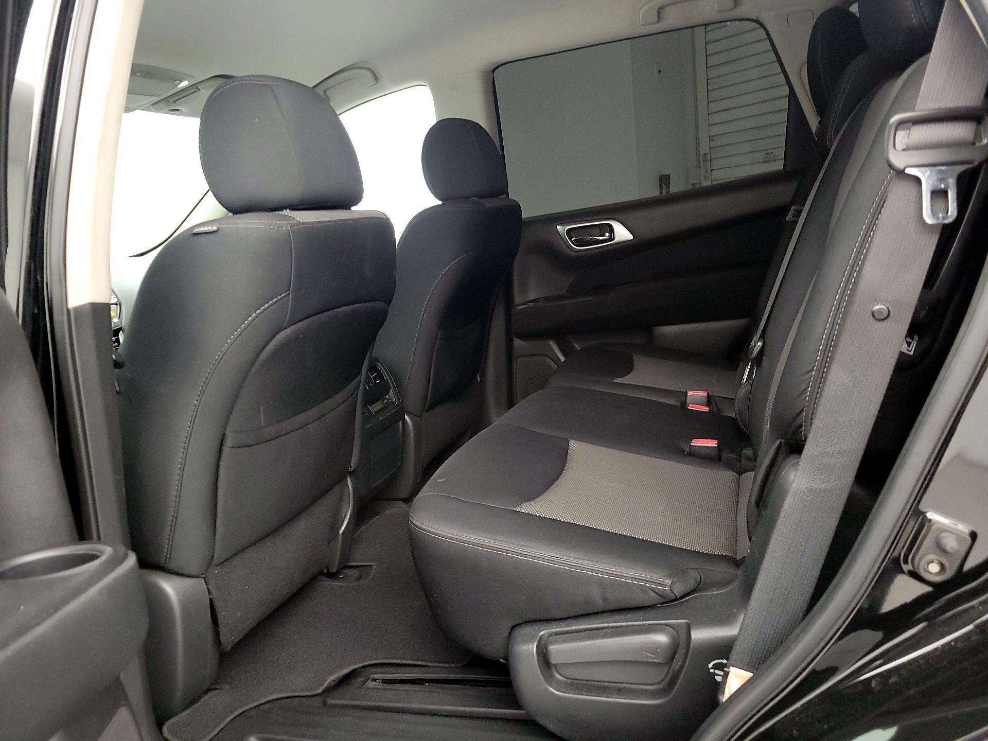 Thumbnail: 2017 Nissan Pathfinder - 19