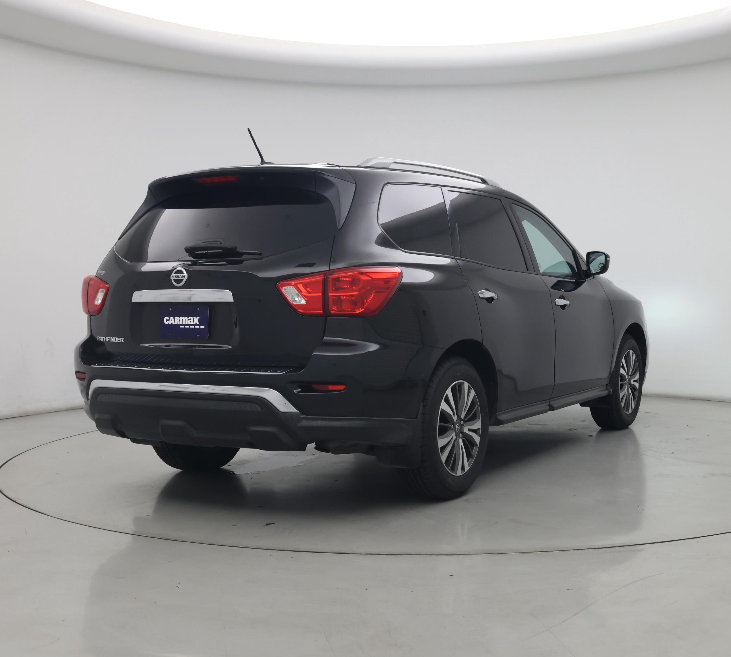 Thumbnail: 2017 Nissan Pathfinder - 8