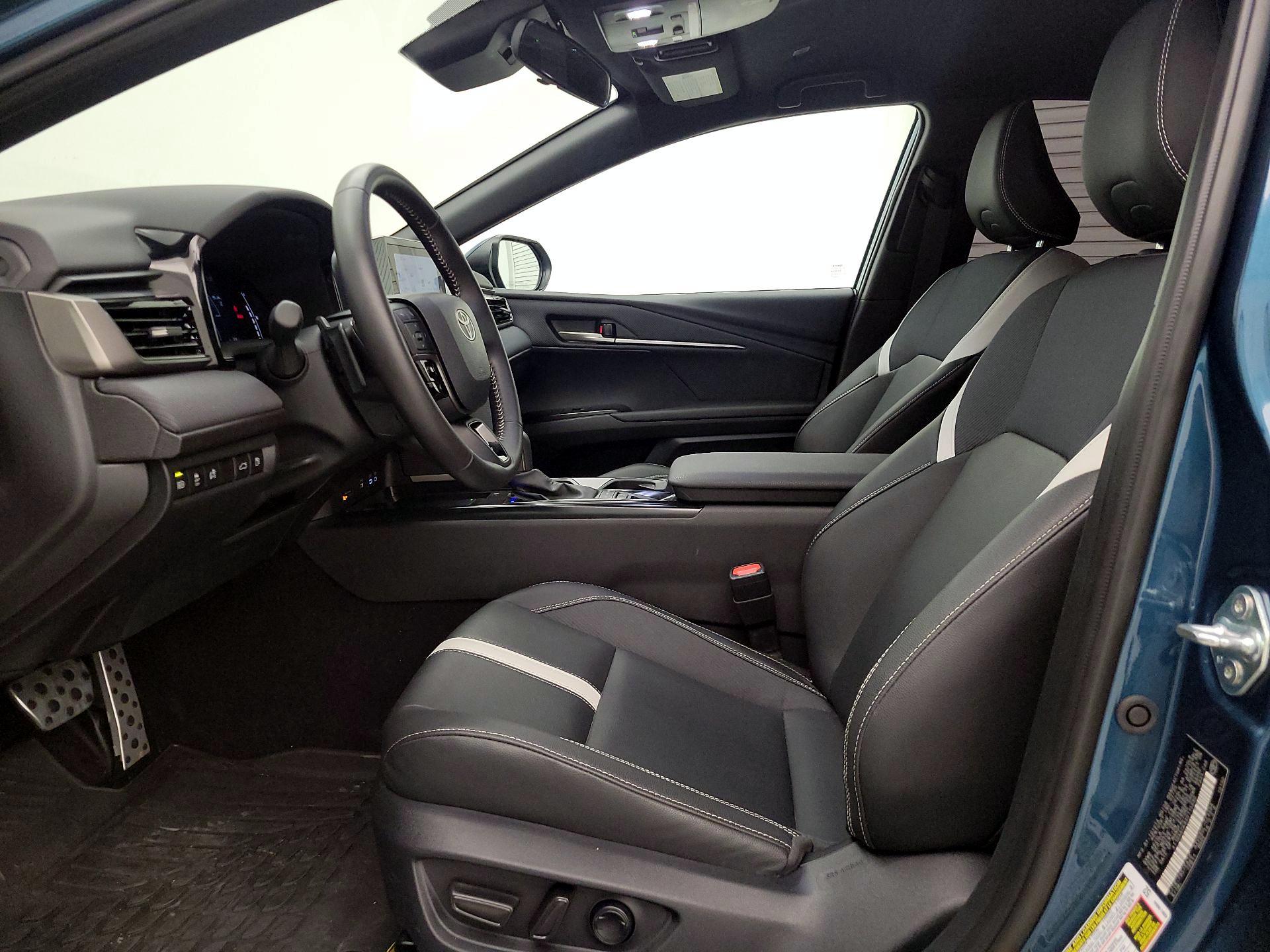 Thumbnail: 2025 Toyota Camry - 11