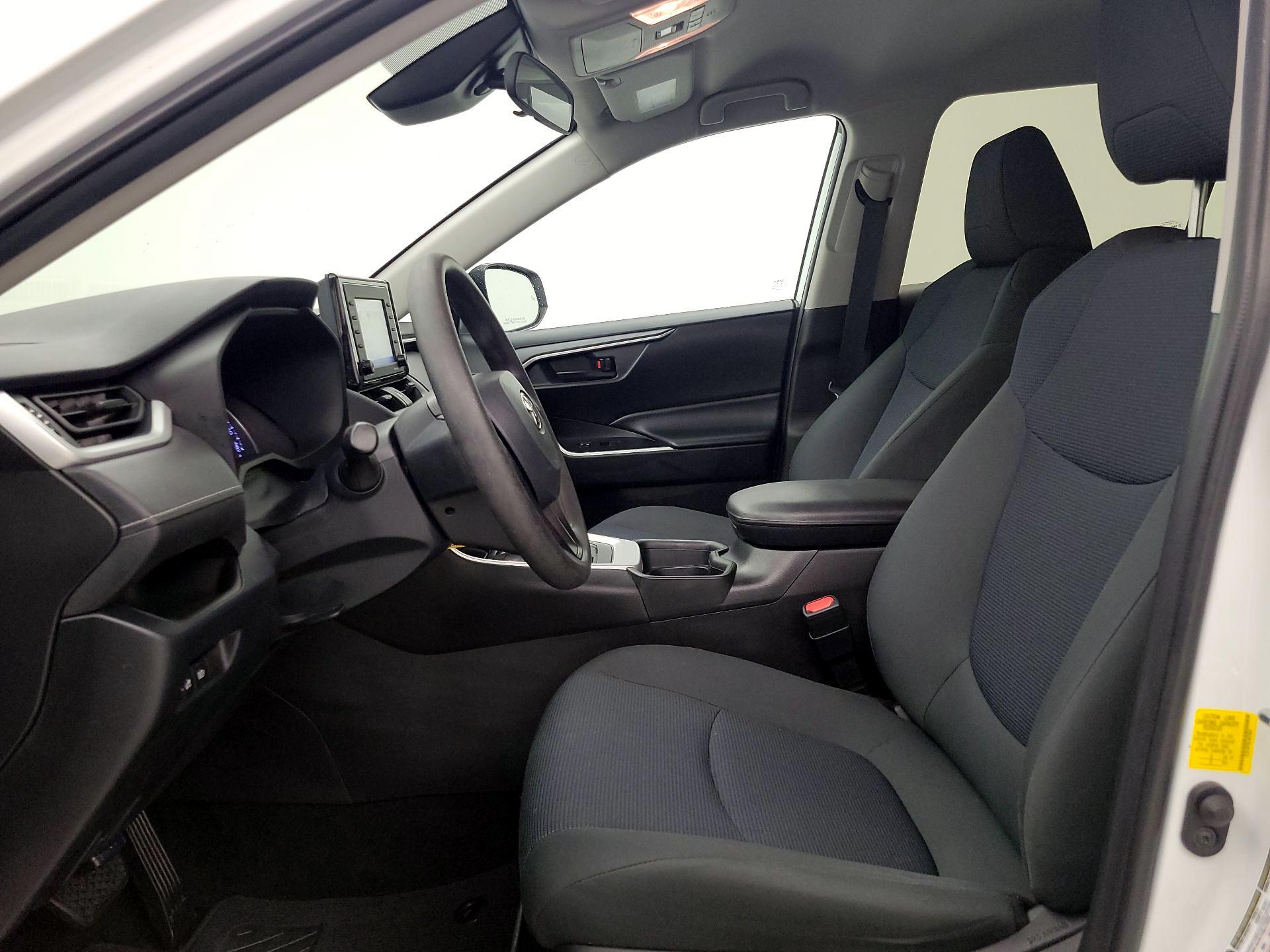Thumbnail: 2020 Toyota RAV4 - 11