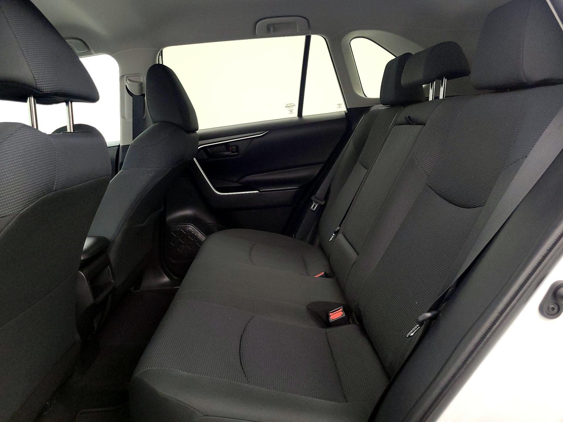 Thumbnail: 2020 Toyota RAV4 - 19