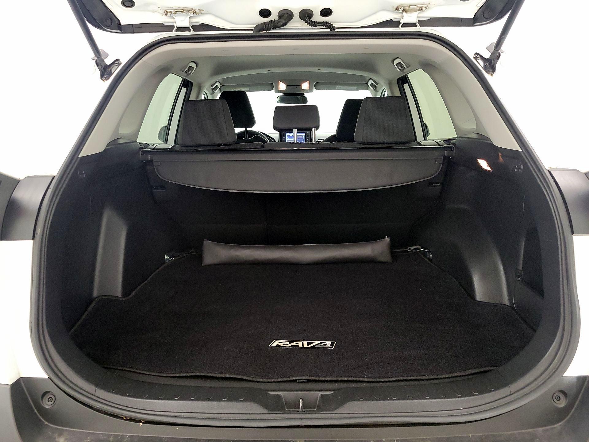 Thumbnail: 2020 Toyota RAV4 - 20