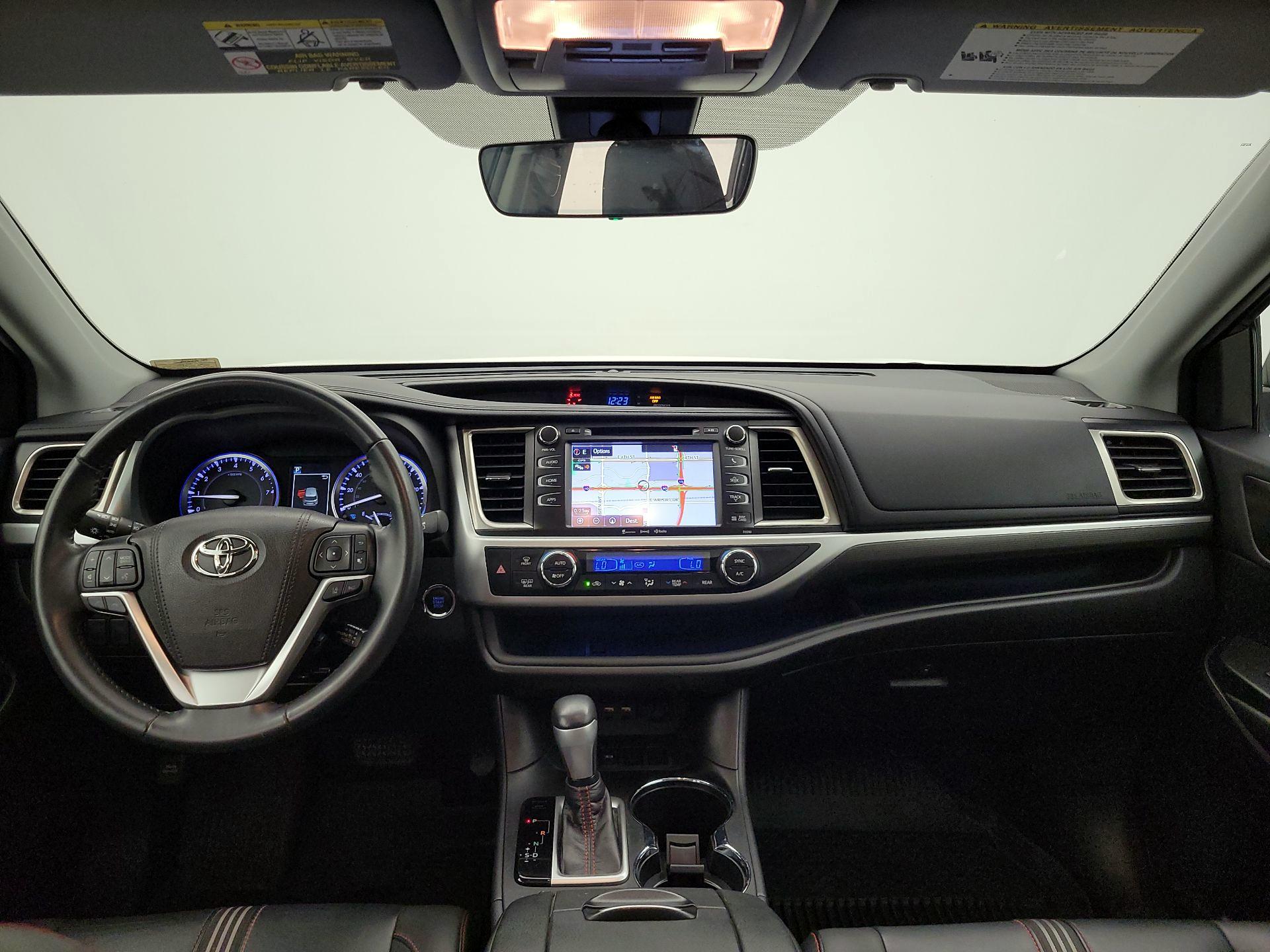 Thumbnail: 2019 Toyota Highlander - 9