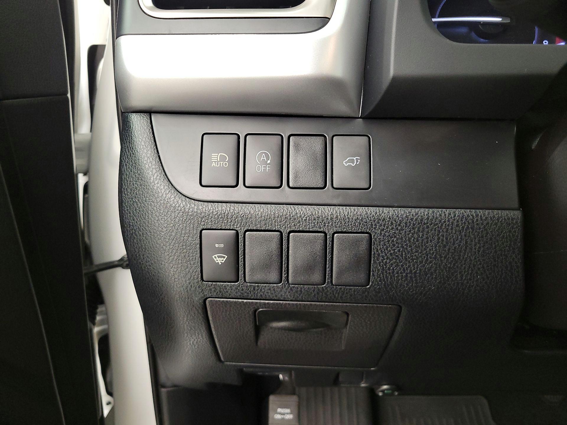 Thumbnail: 2019 Toyota Highlander - 13