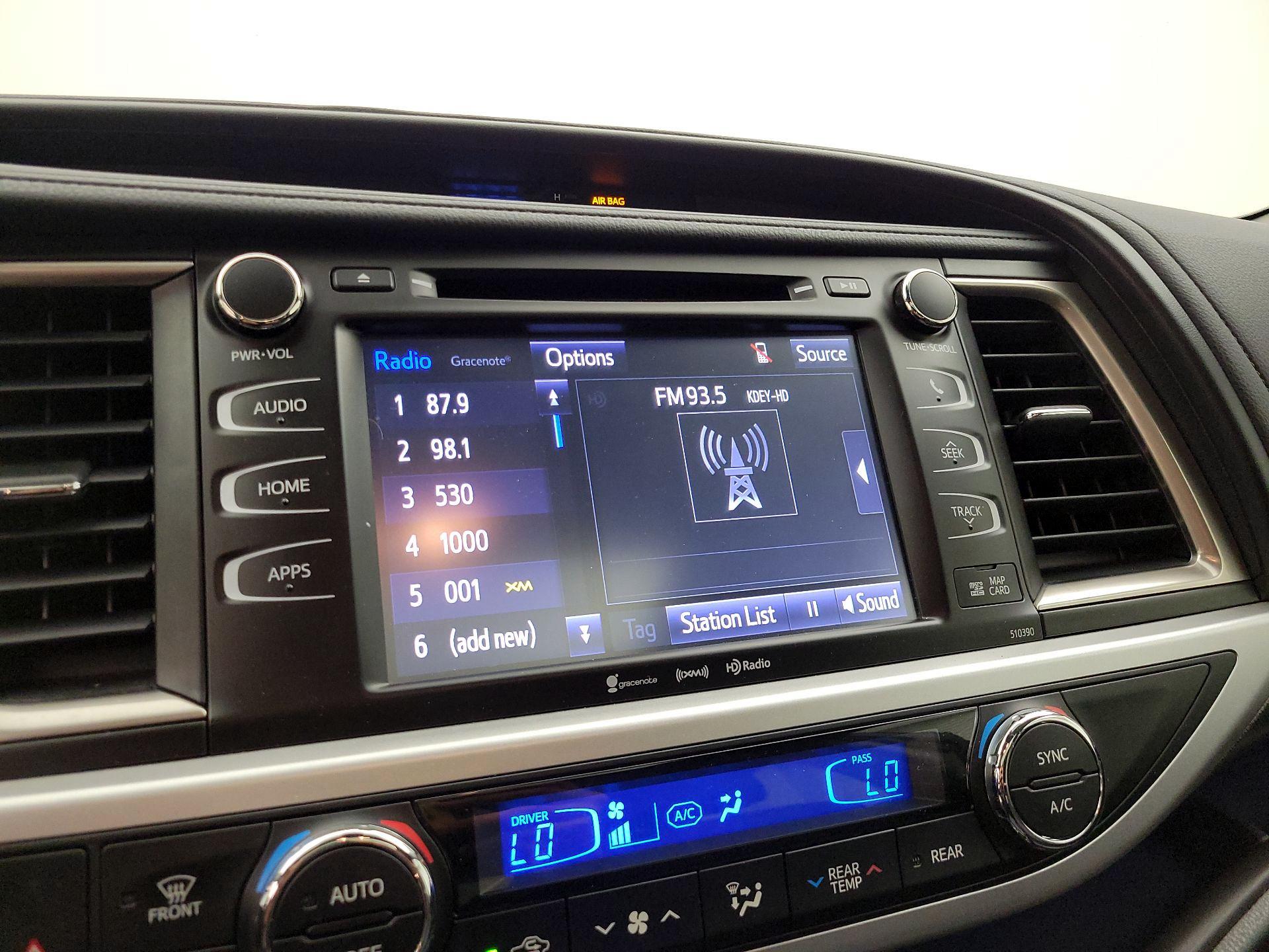 Thumbnail: 2019 Toyota Highlander - 16