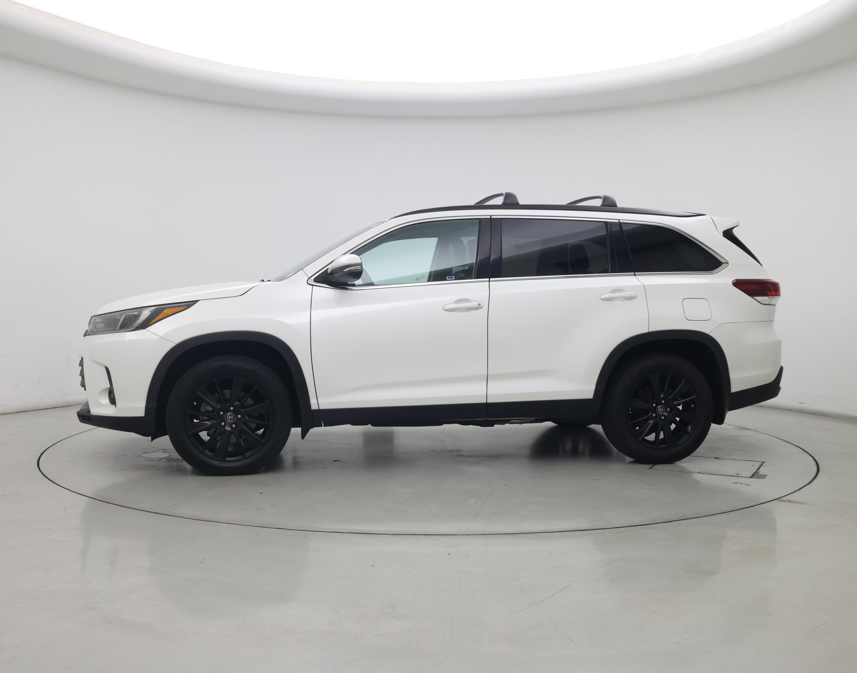 Thumbnail: 2019 Toyota Highlander - 3