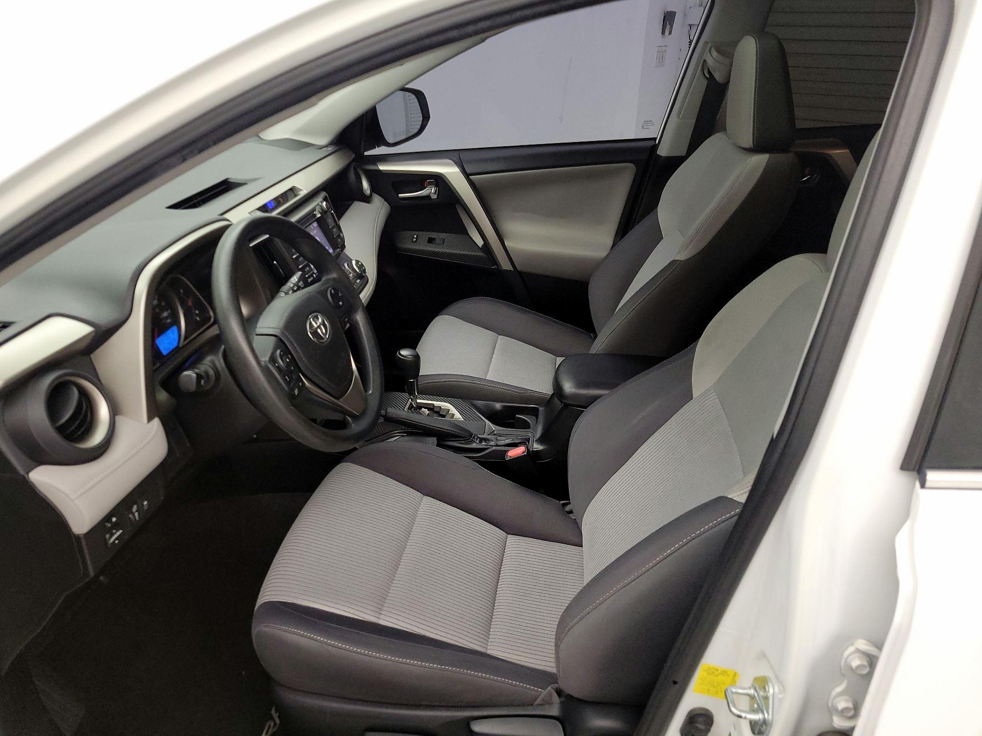 Thumbnail: 2015 Toyota RAV4 - 11