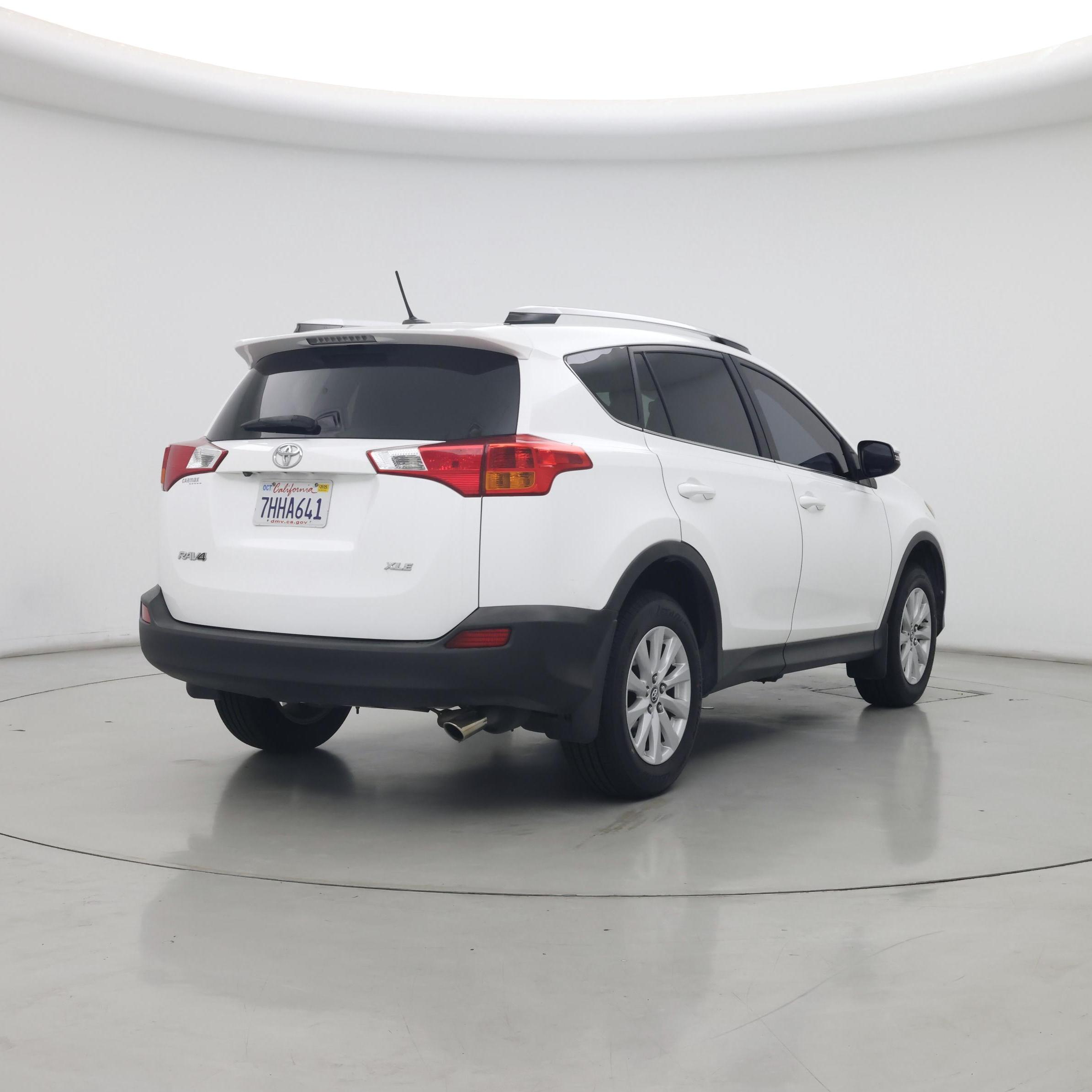 Thumbnail: 2015 Toyota RAV4 - 8