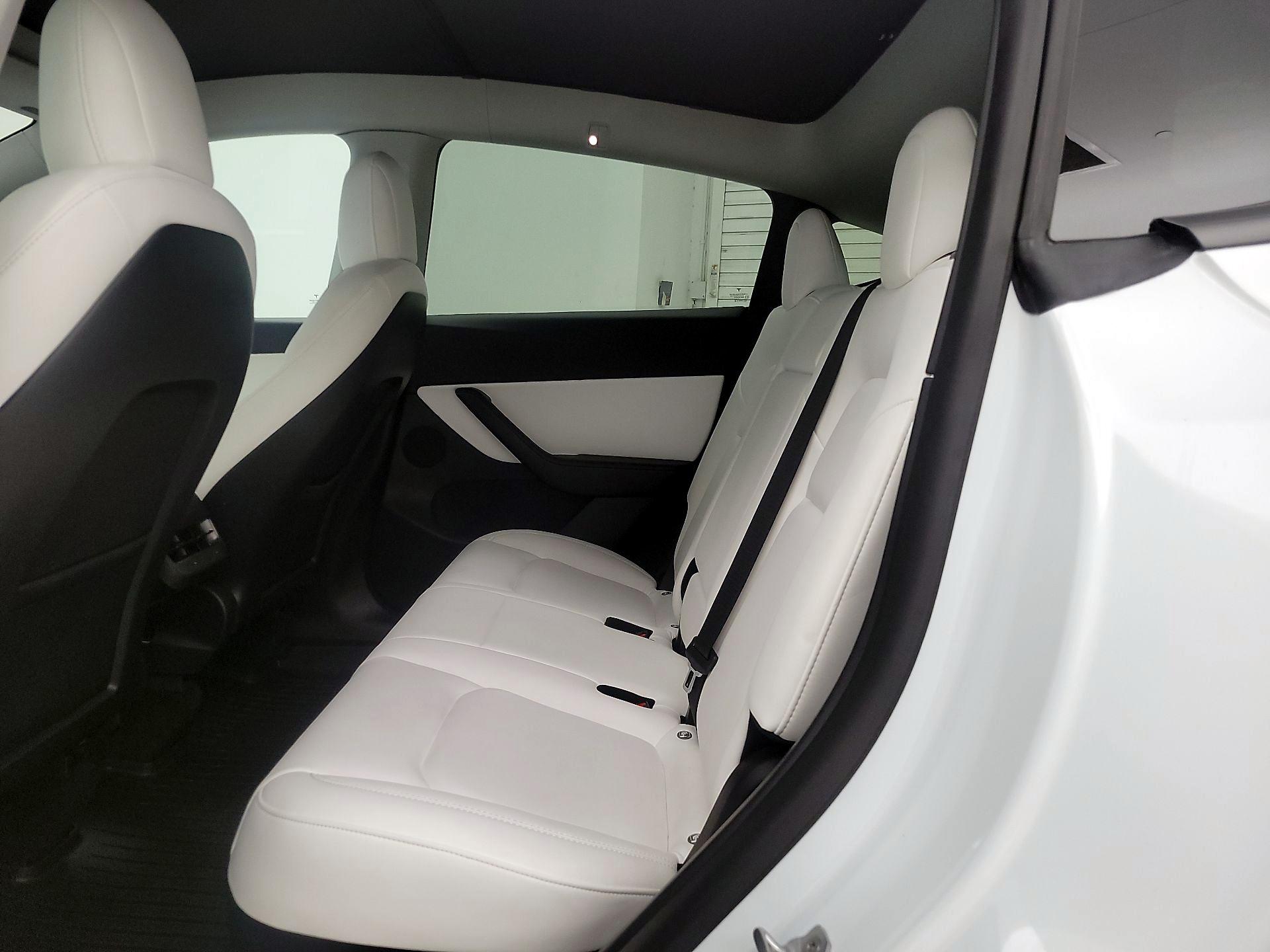 Thumbnail: 2022 Tesla Model Y - 17