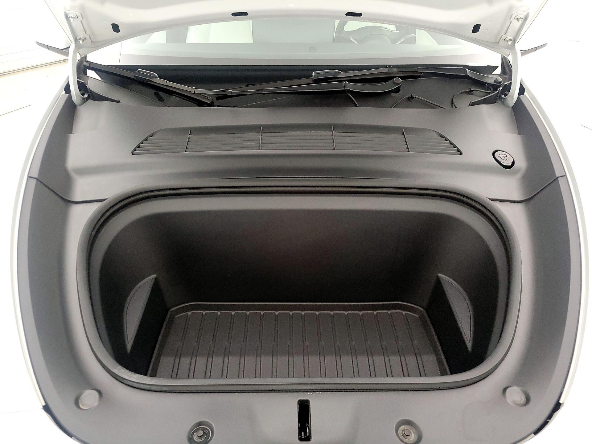 Thumbnail: 2022 Tesla Model Y - 19