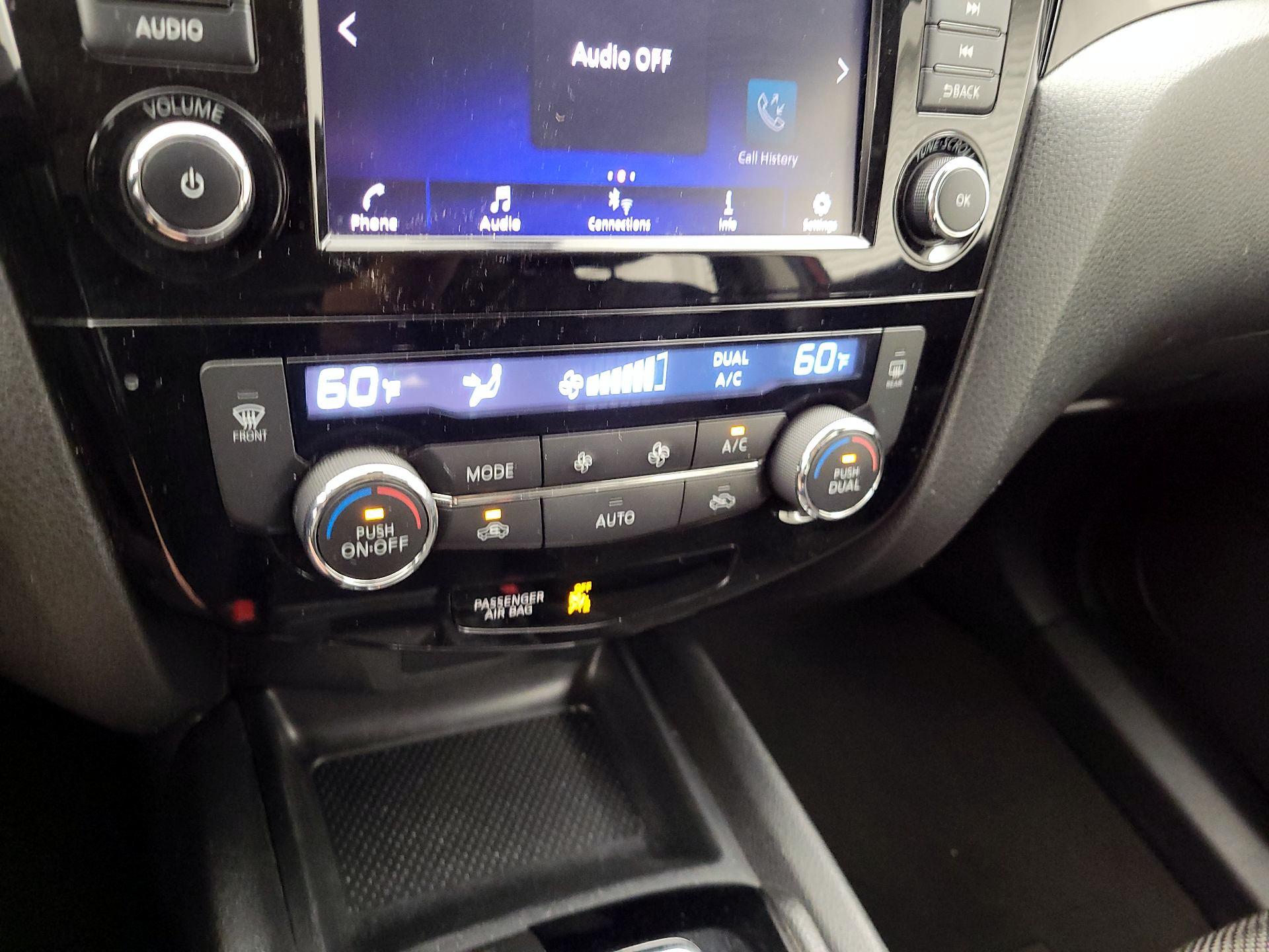 Thumbnail: 2020 Nissan Rogue Sport - 16
