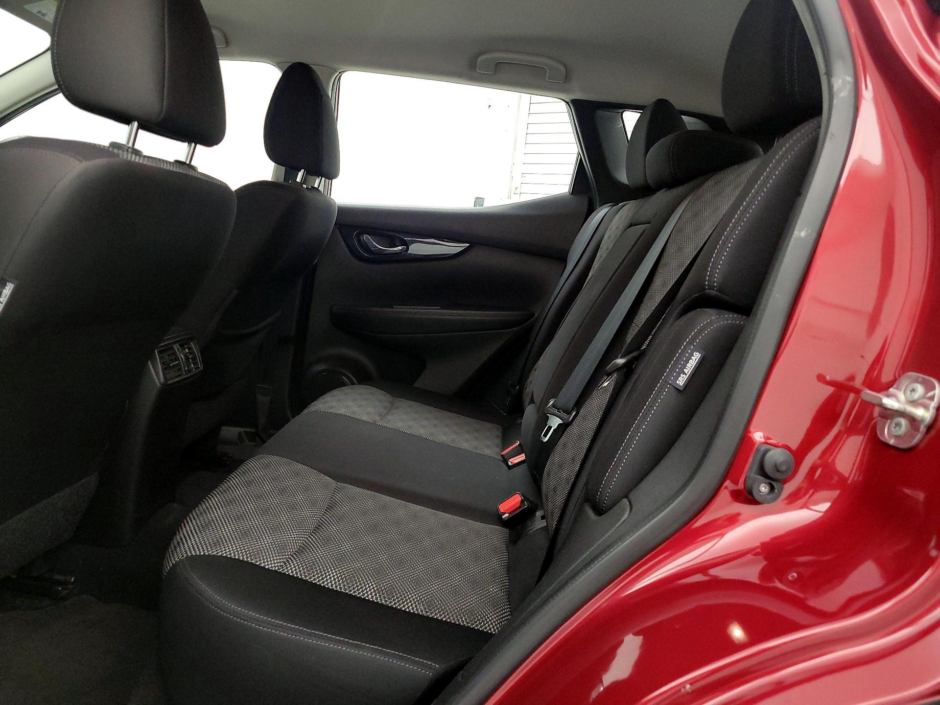 Thumbnail: 2020 Nissan Rogue Sport - 19