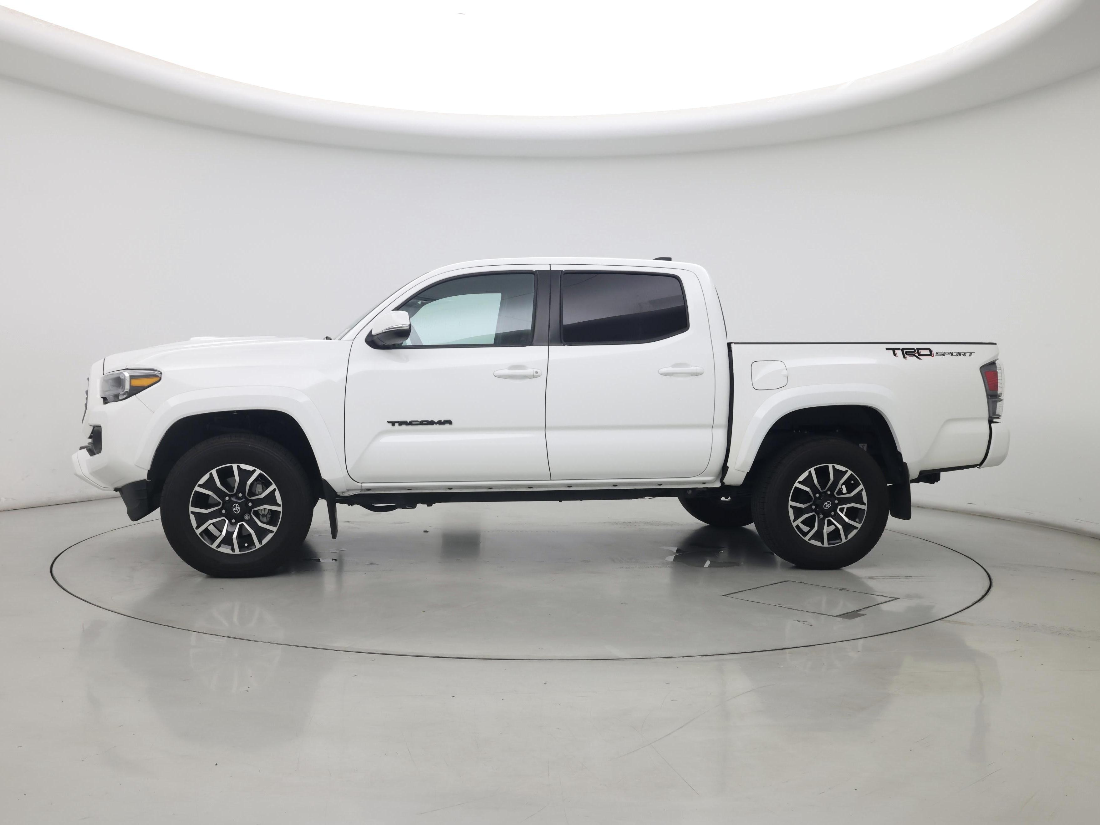 Thumbnail: 2022 Toyota Tacoma - 3