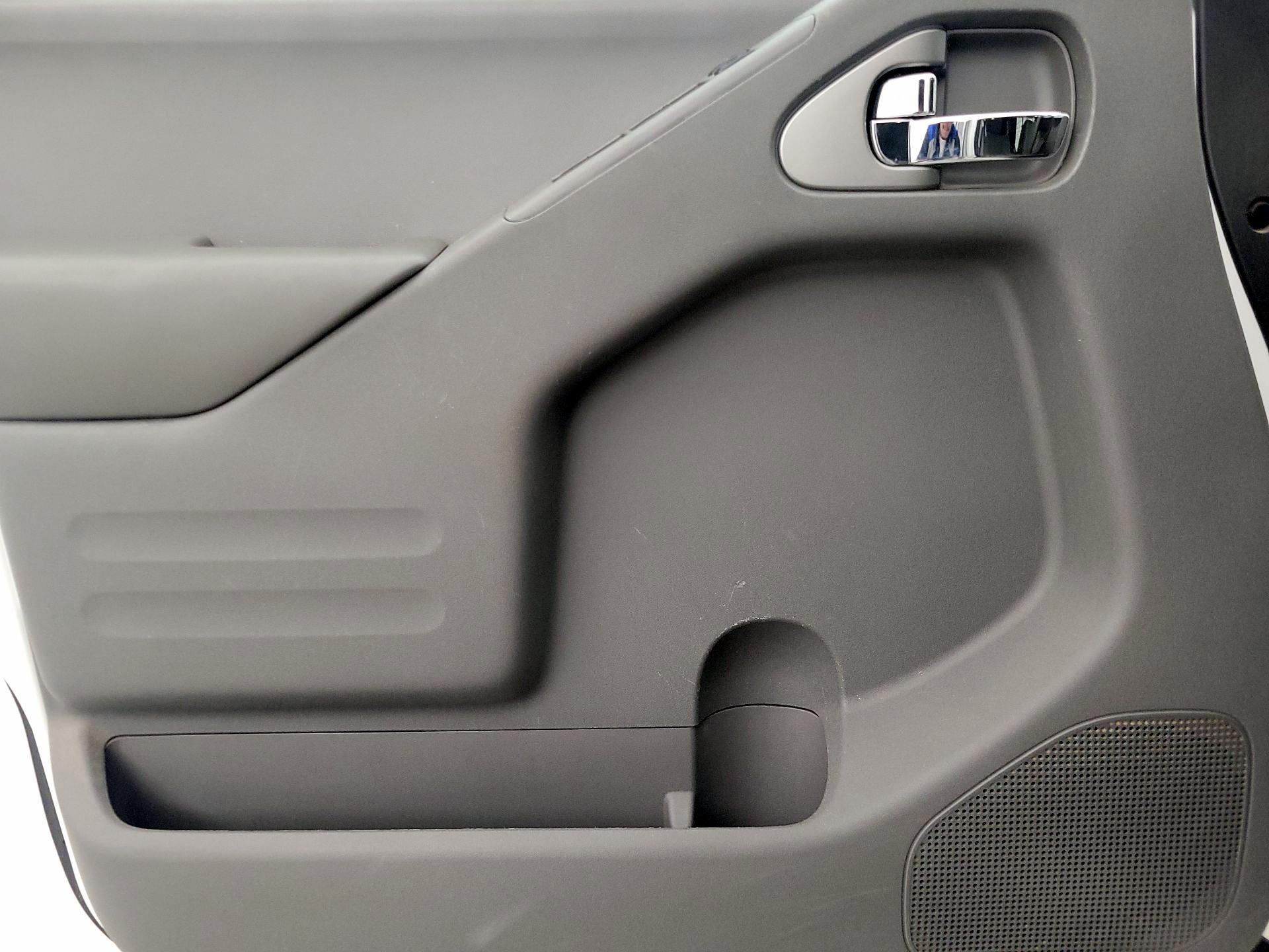 Thumbnail: 2015 Nissan Frontier - 12